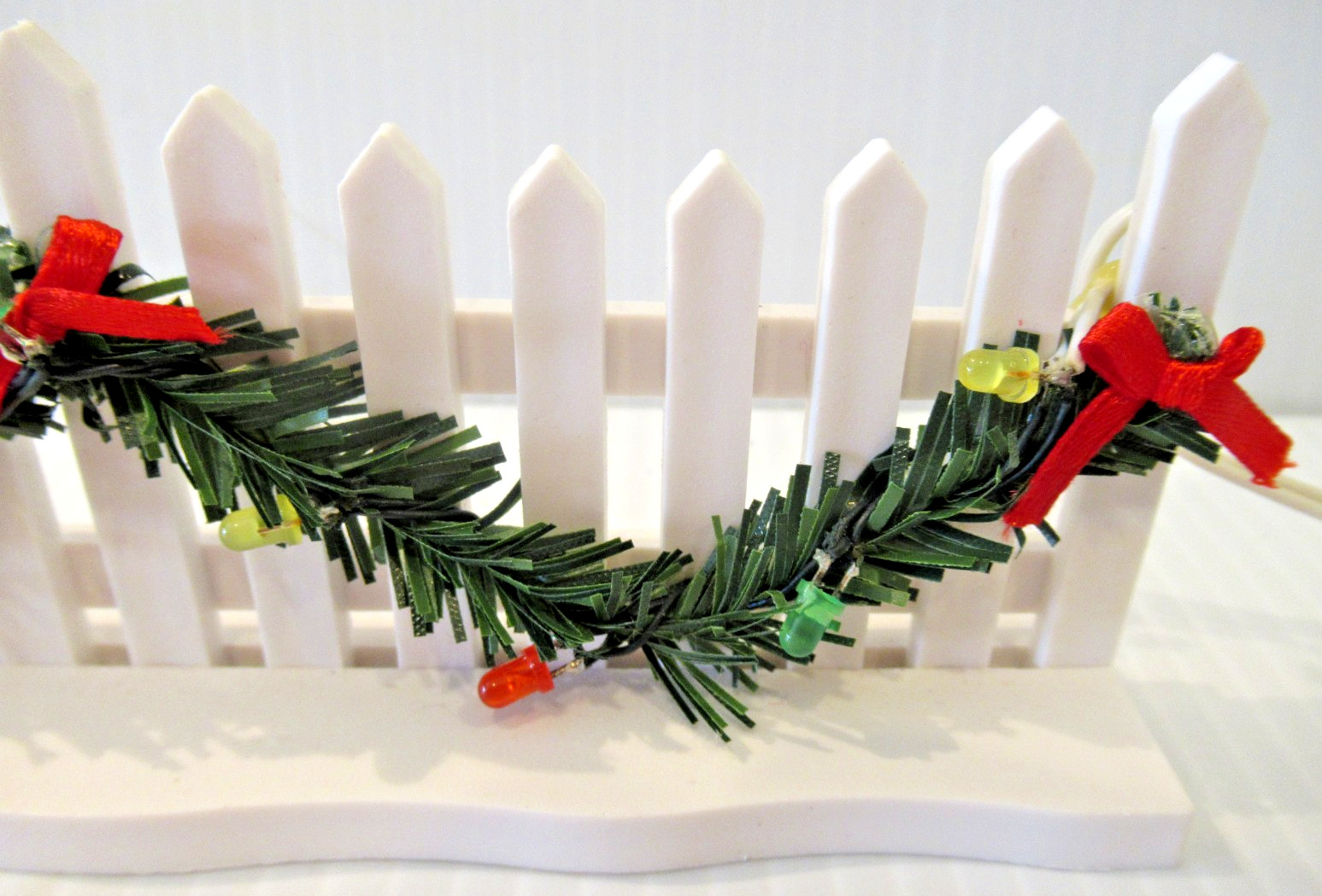 HOLIDAY TIME “LED PICKET FENCE” ~ *** LED LIGHTS / BATTERY OPERATED ***