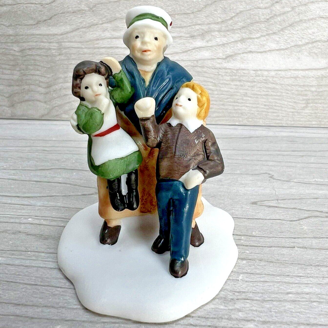 Dept 56 Heritage Village Collection David Copperfield Grandma Figure 5551-4