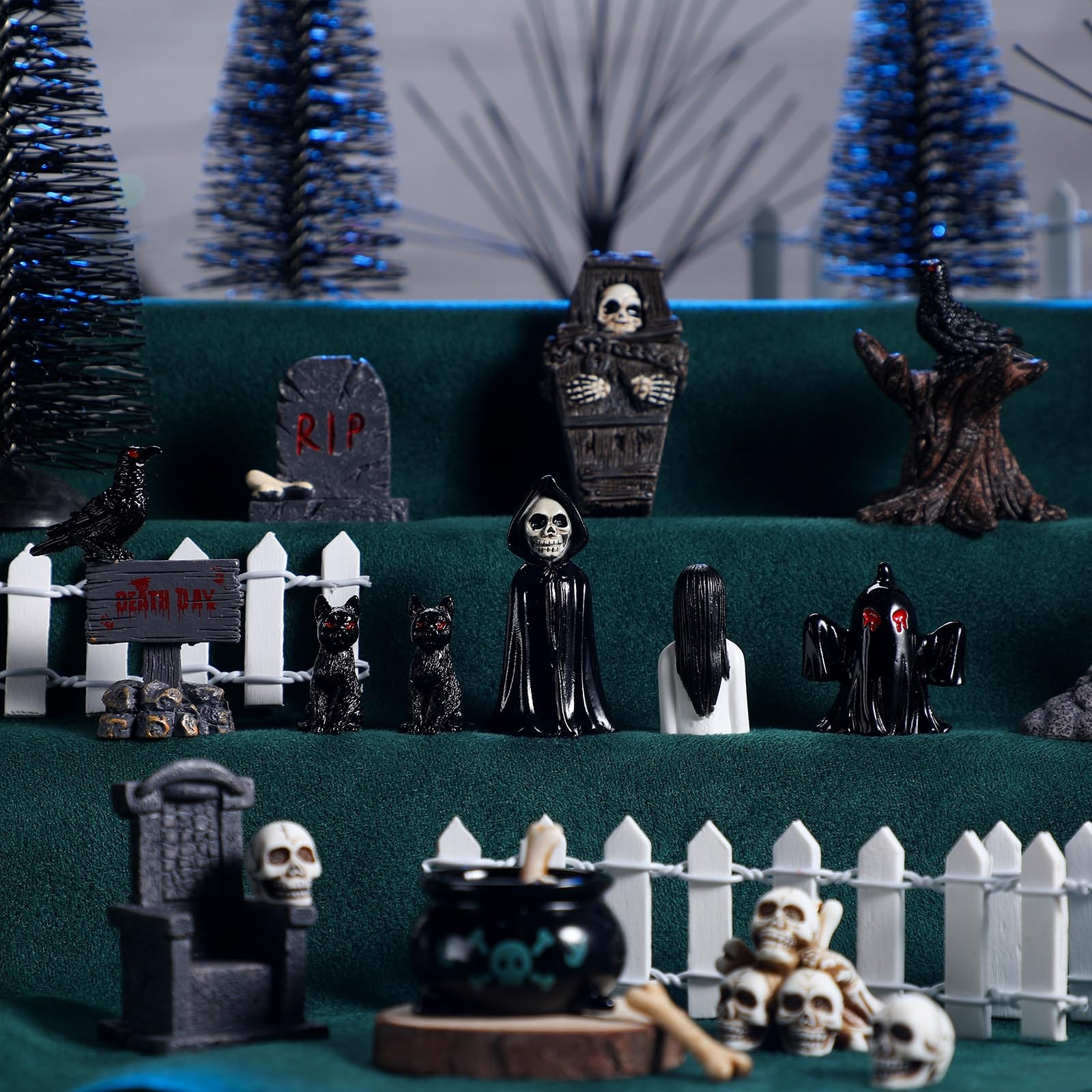 Liliful 32 Pcs Halloween Village Miniature Town Accessories Set Halloween Figuri