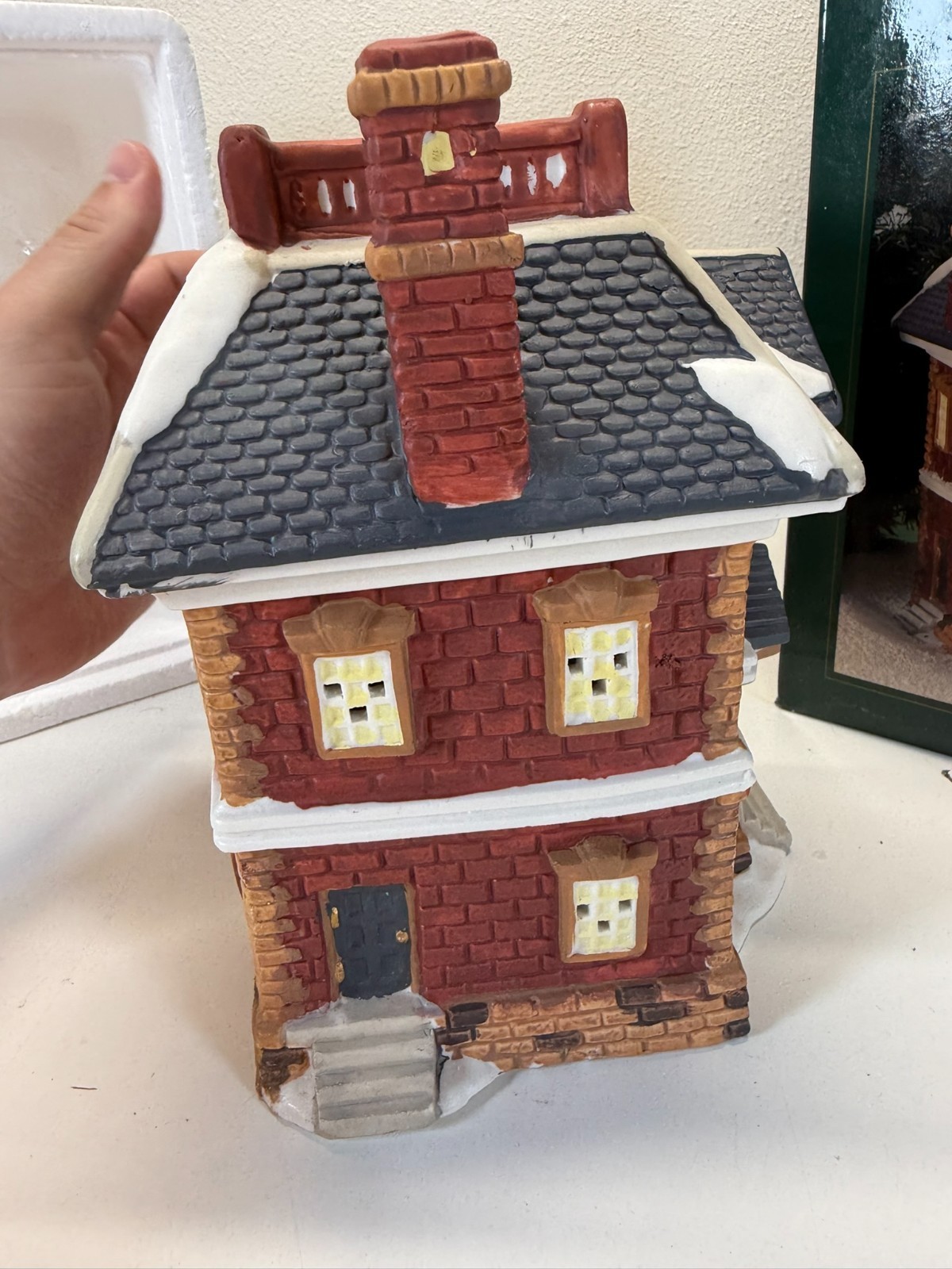 Heartland Valley Village House, Boarding & Lodging School w/ Box, No Light