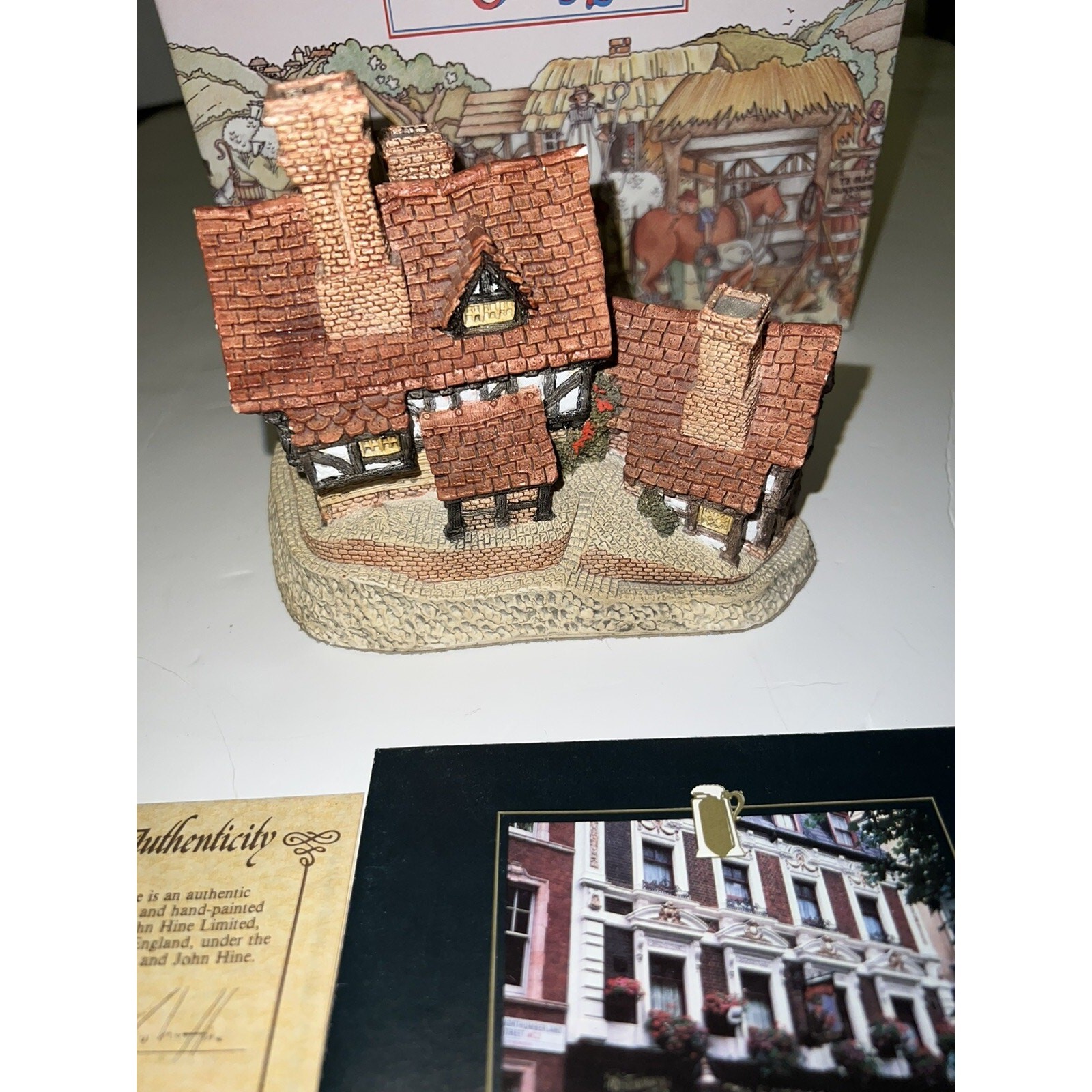 Vintage 1981 by David Winter STRATFORD HOUSE Cottage Figurine,original BOXED