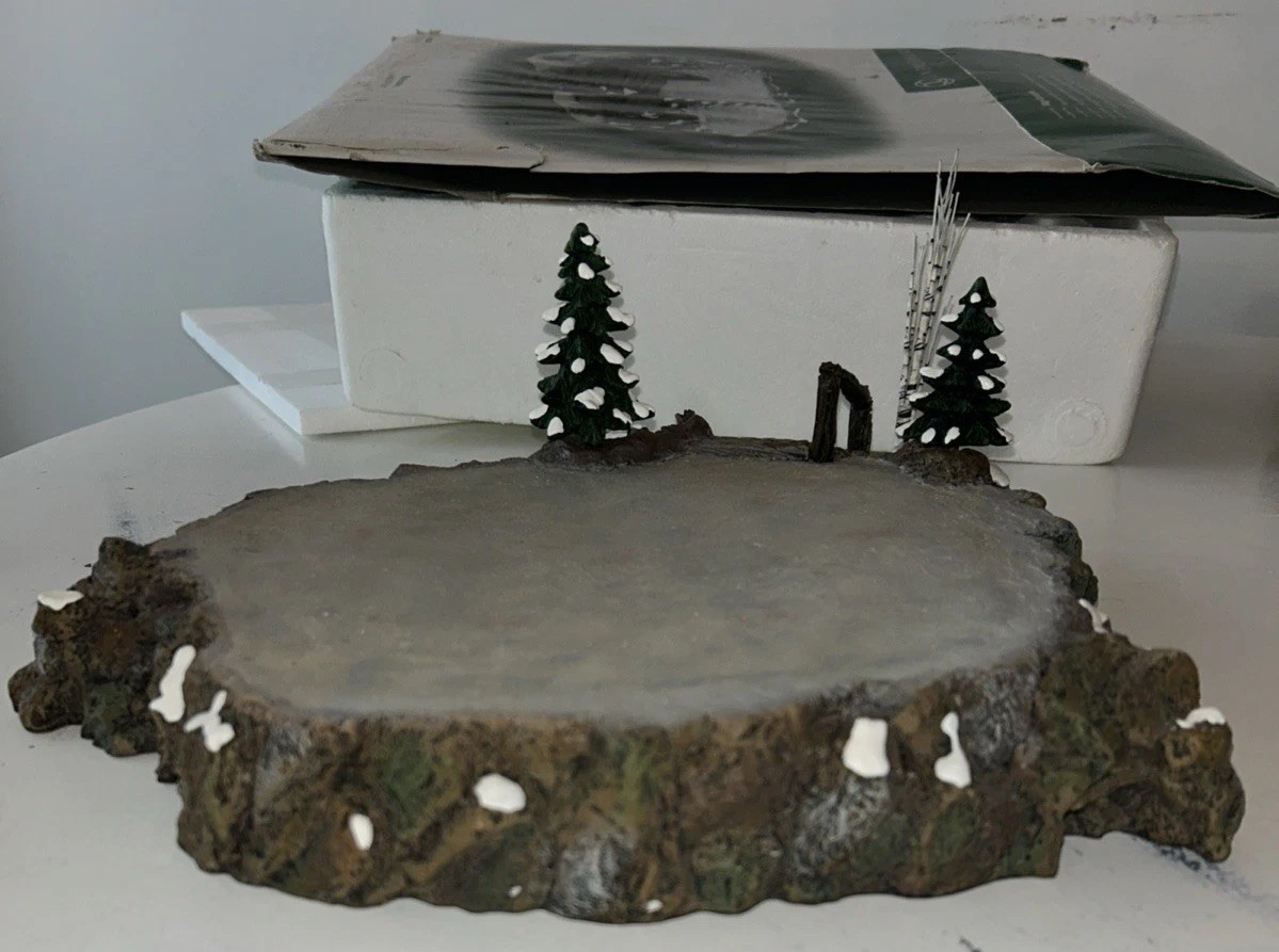 Dept 56 Craggy Cliff Platform #56.52794 Village Accessories NIB Retired Trees