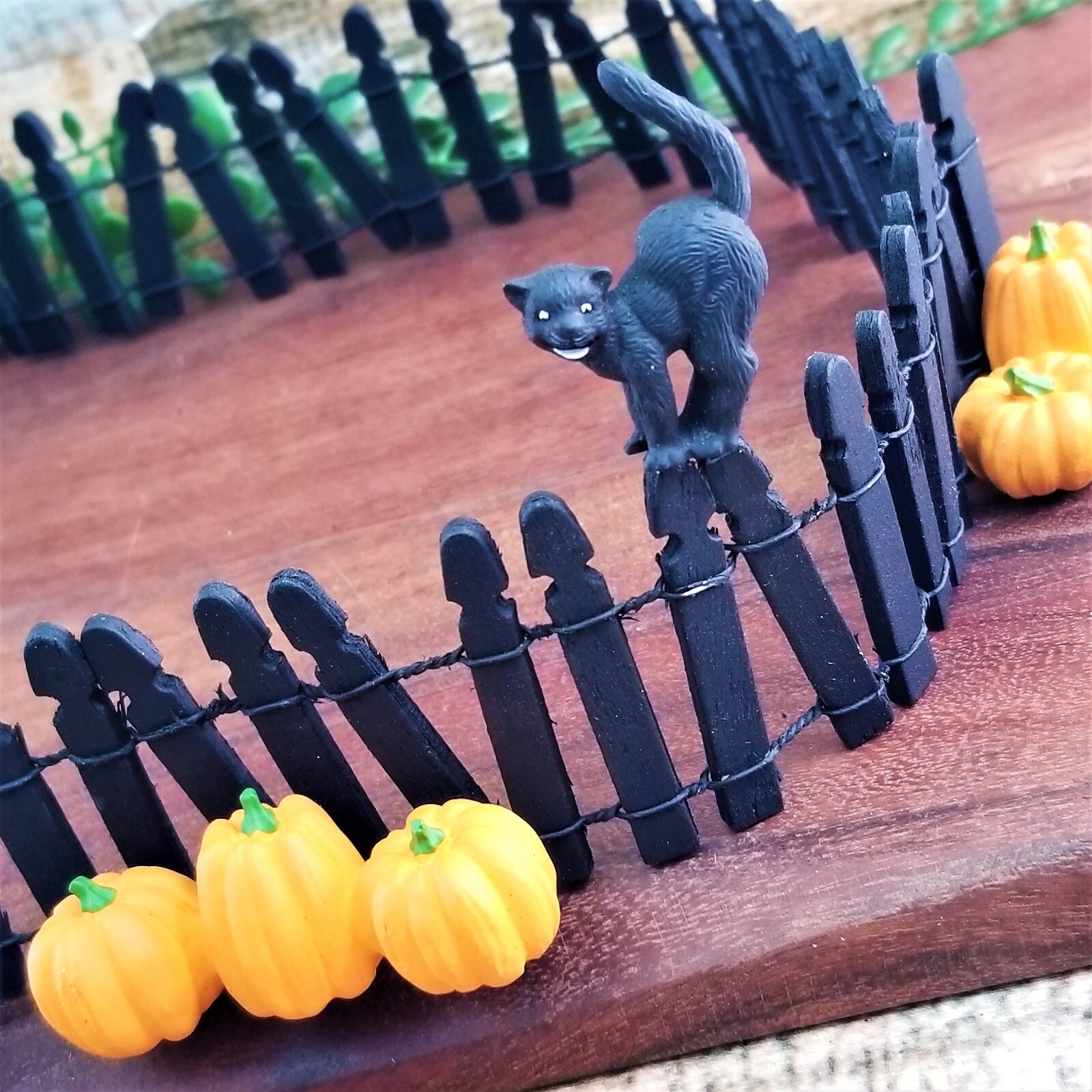 Vintage Dept 56 Village Halloween Fence Pumpkins Black Cat Set of 2 For Dioramas