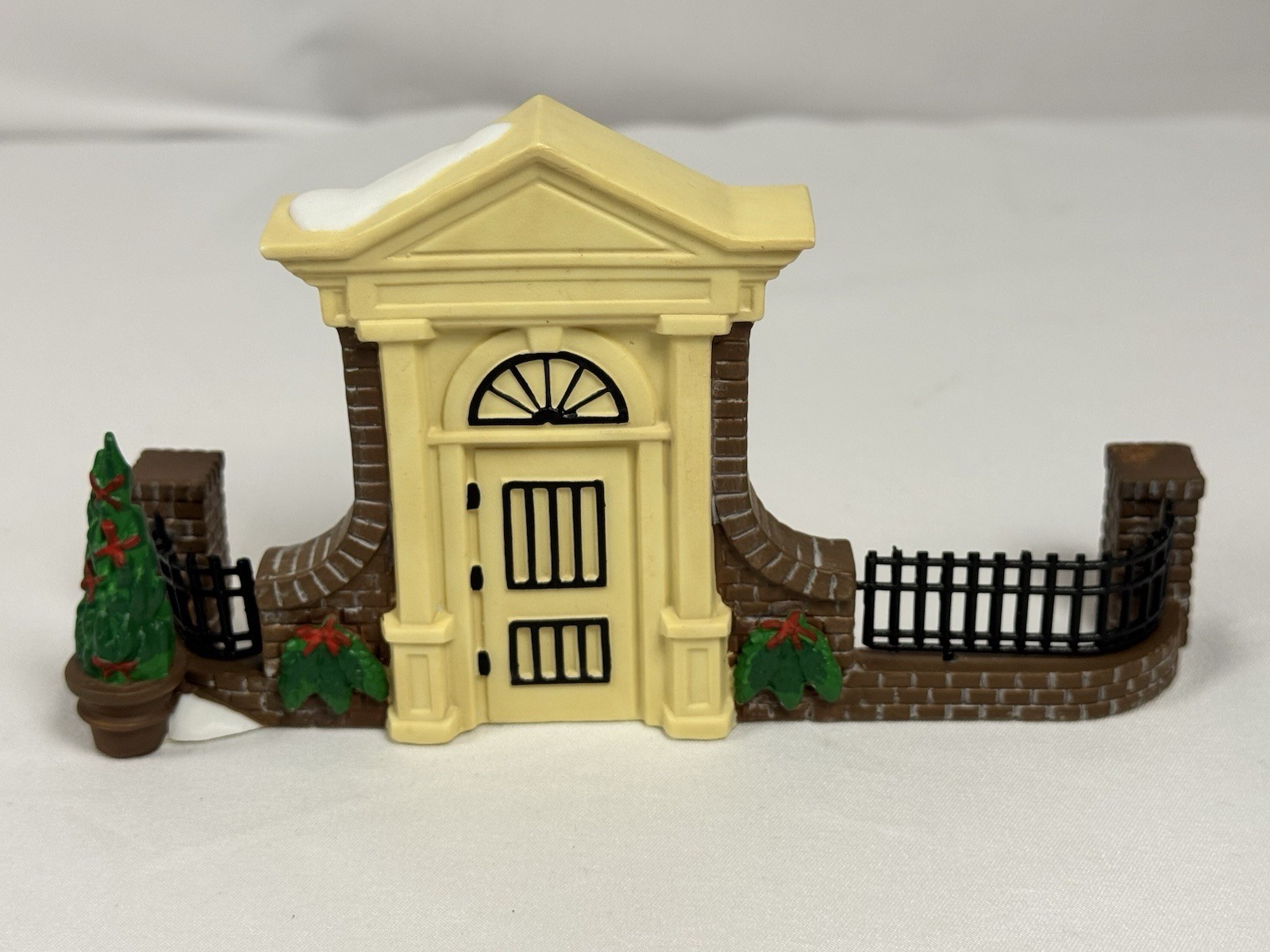 Dept 56 Disney Parks Heritage Village Olde World Antiques Gate 5355-4 1994 RETD