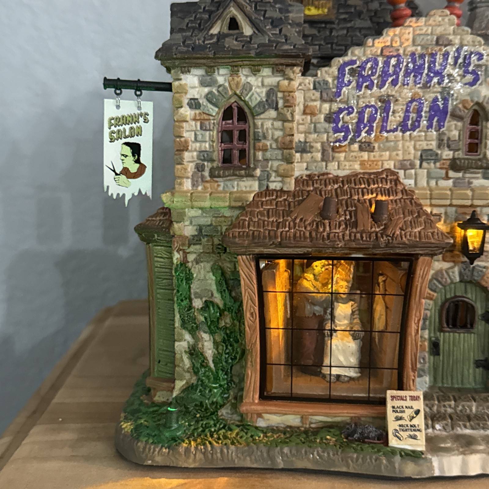 Lemax Spooky Town Franks Salon Frankenstein Hair Cut LED Sound Halloween Village