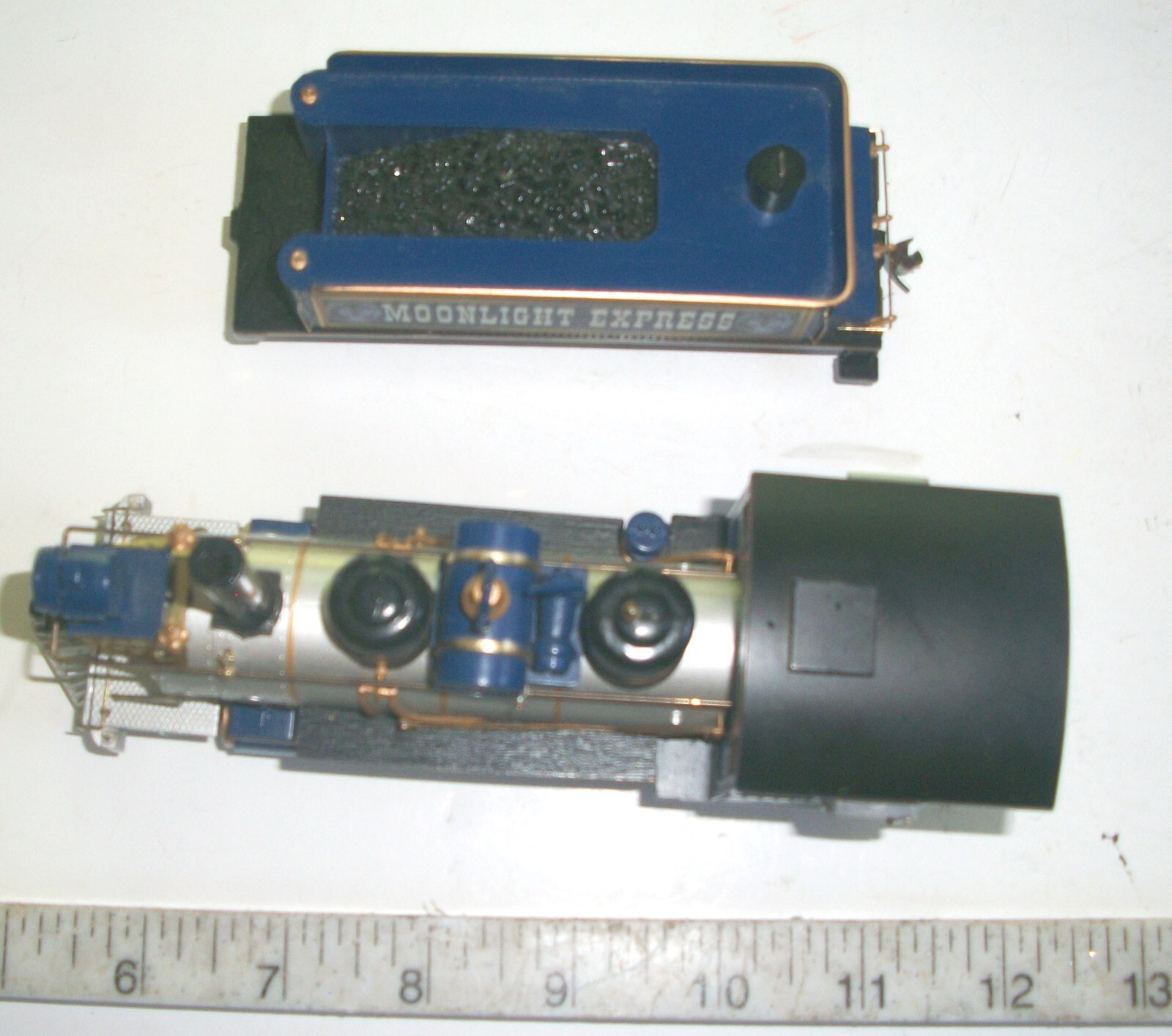 HAWTHORNE VILLAGE BRADFORD EXCHANGE WOLF SILVER MOON BACHMANN HO/ON30 TRAIN SET