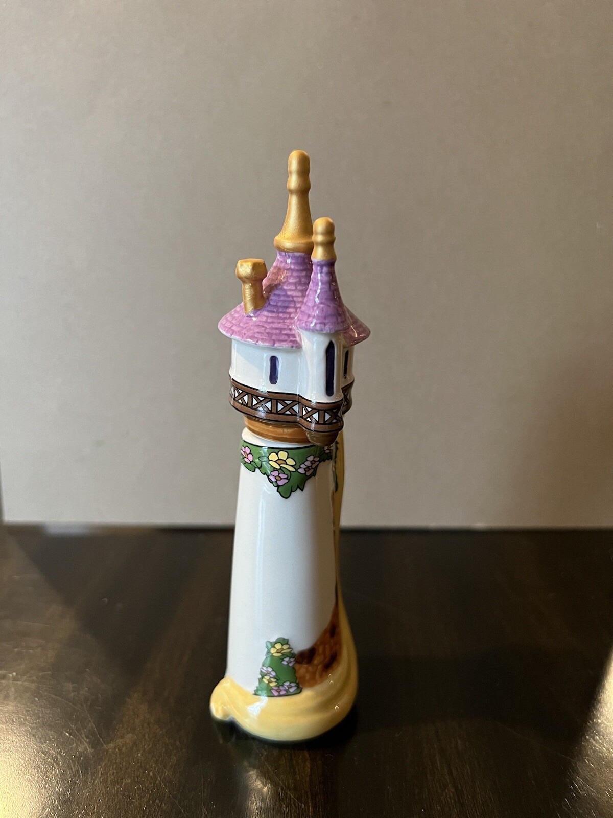 ONE OF A KIND RARE Disney Princess christmas village Castle dept 56