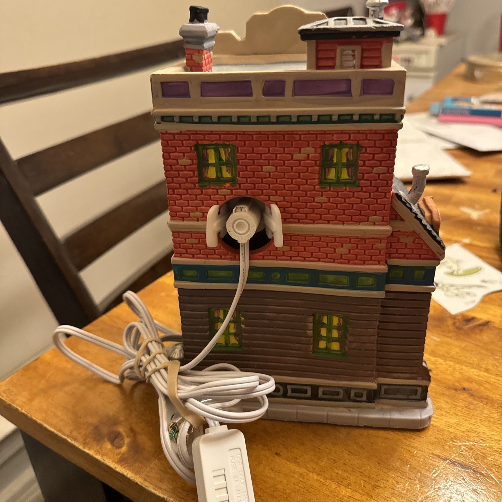 Lemax Coventry Cove Stitch in Time Knitting Shop Christmas Village 15241 2011