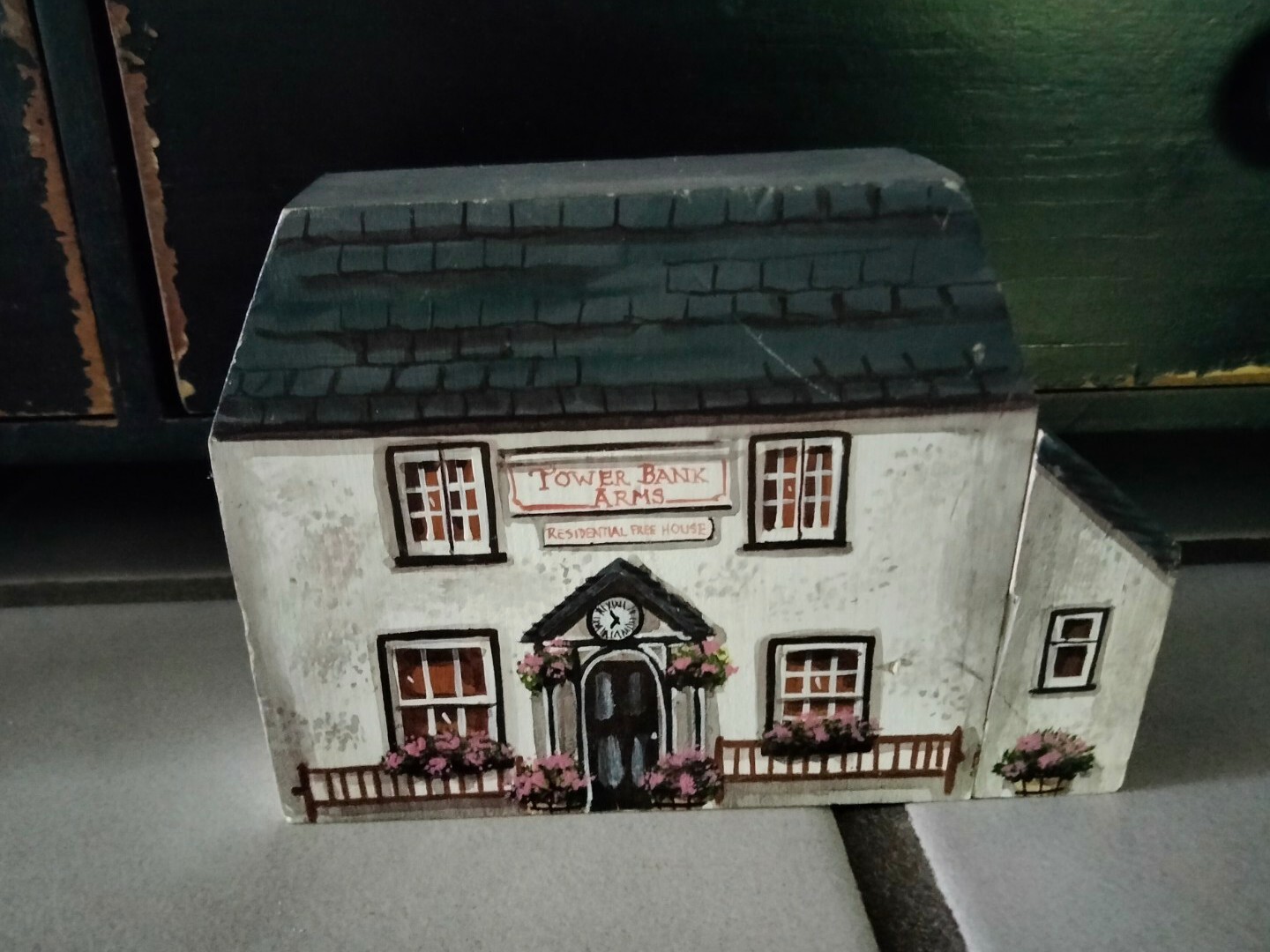 Vintage Susan Stentiford Tower Bank Arms Wood Home Décor Shelf Sitter