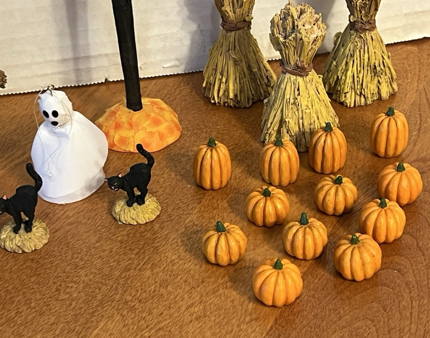 Dept 56 Halloween Village 22 Piece Set Complete Ghost Trees Black Cats Pumpkins
