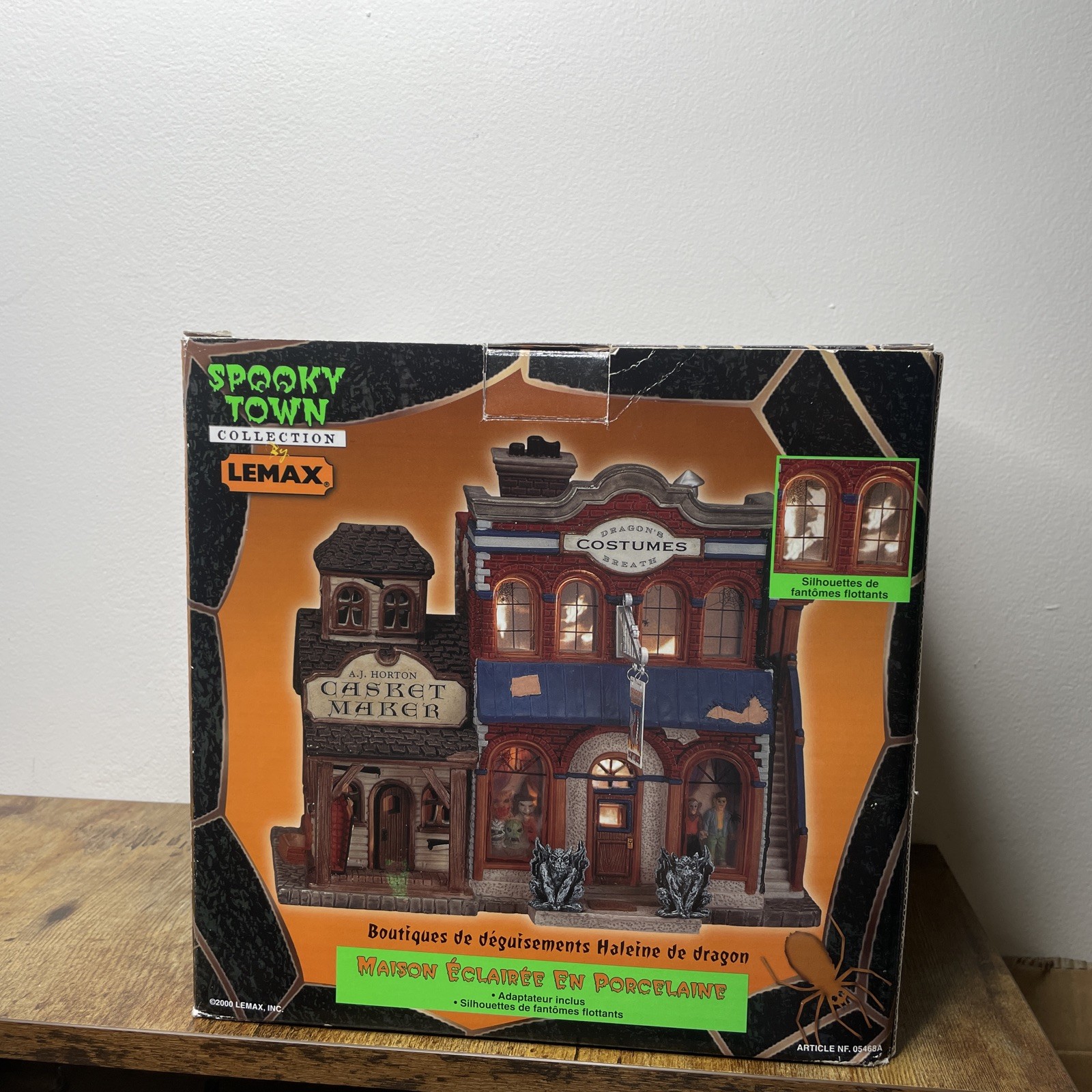 LEMAX Spooky Town Dragon’s Breath Costume Shop 2000 Halloween Village