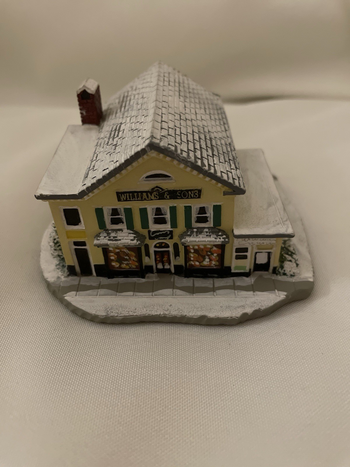 Vintage Rockwells Main Street “The Country Store” Collectible Village House