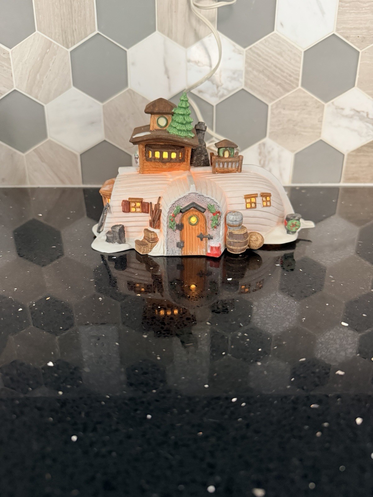 “Peggottys Seaside Cottage” – David Copperfield – Dickens Village – #5550-6
