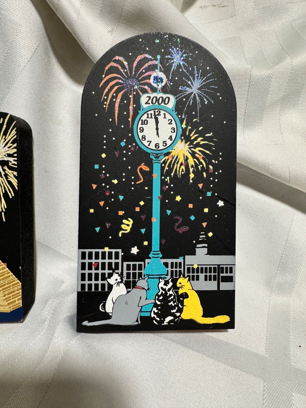 The Cat’s Meow Village – 2000 Global New Year’s Eve & Millennium Clock