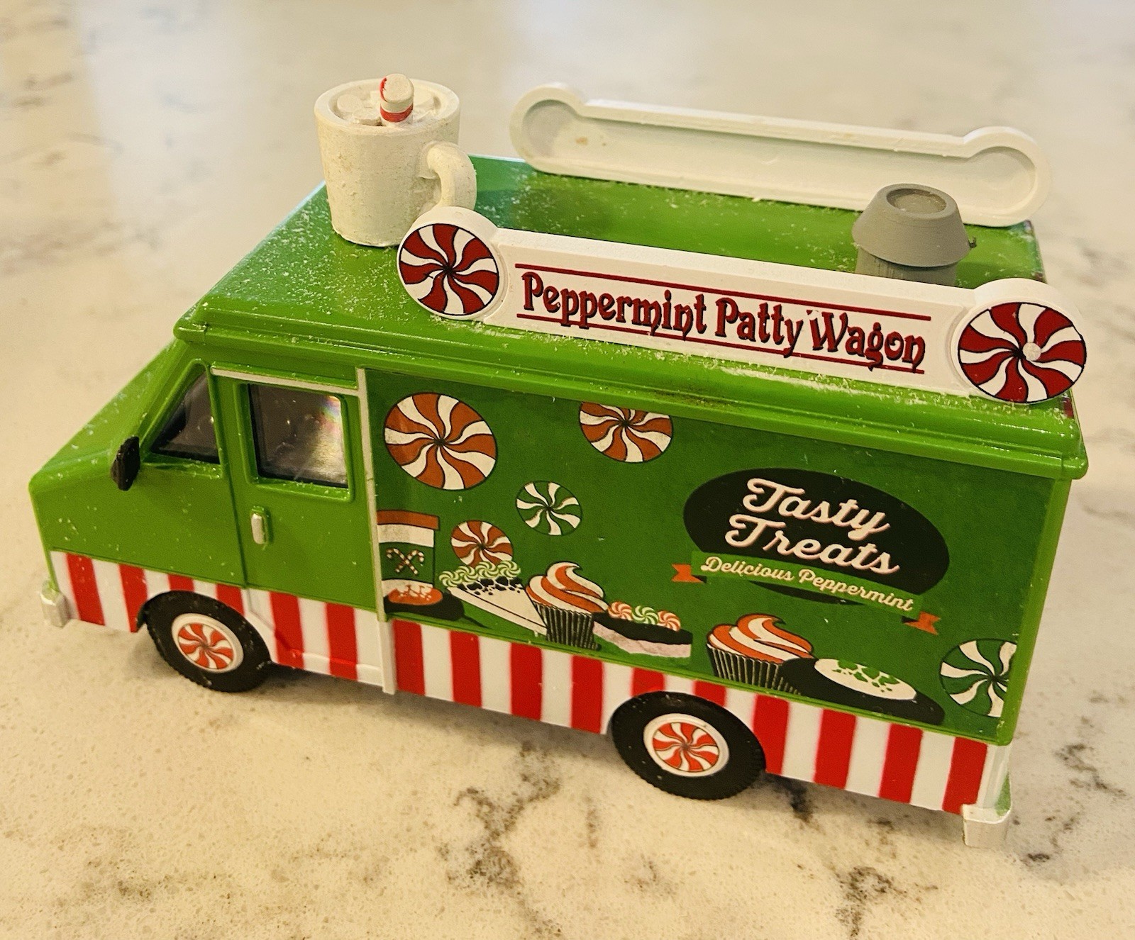 LEMAX SIGNATURE COLLECTION PEPPERMINT PATTY WAGON FOOD TRUCK #83364