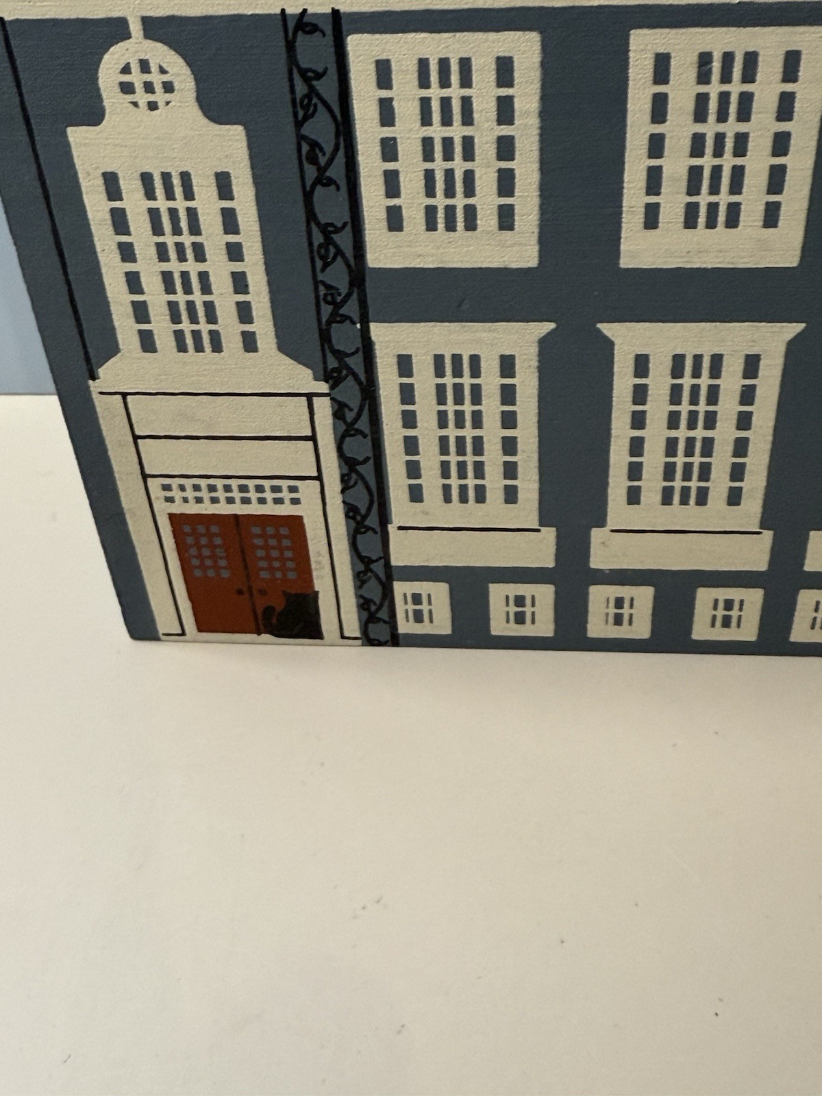 The Cat’s Meow Village Series VI Lincoln School 1988- Deco Scene