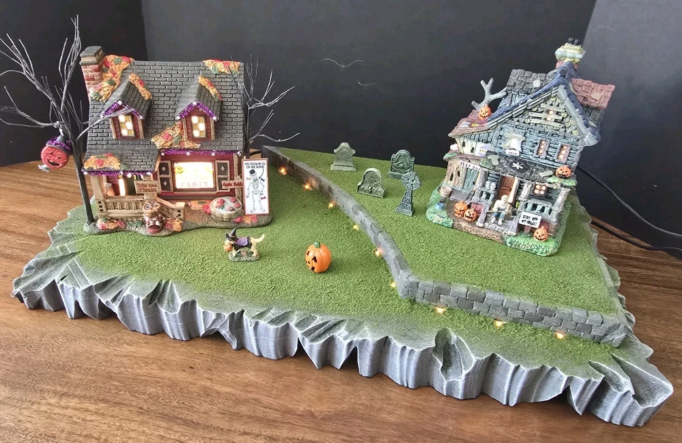 Halloween Village Display Platform for Department 56 Lemax Displays 24″ x 12″