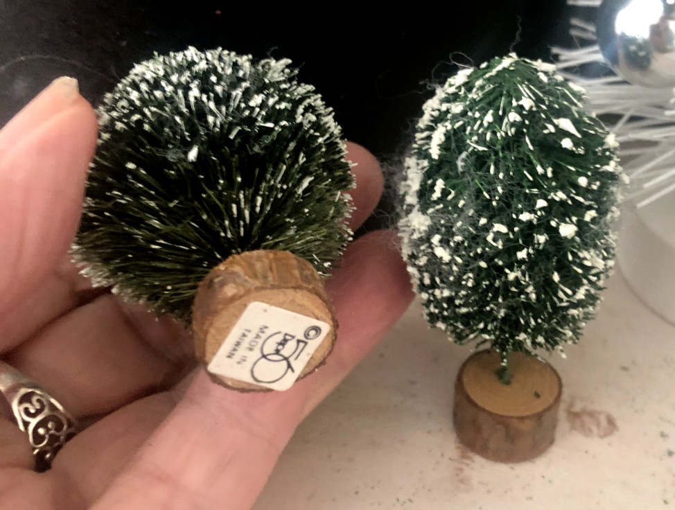 Lot 2 Vtg DEPT 56 XMAS VILLAGE 3″ Bottle Brush SHRUBS Tree Wood Base Snow Flock
