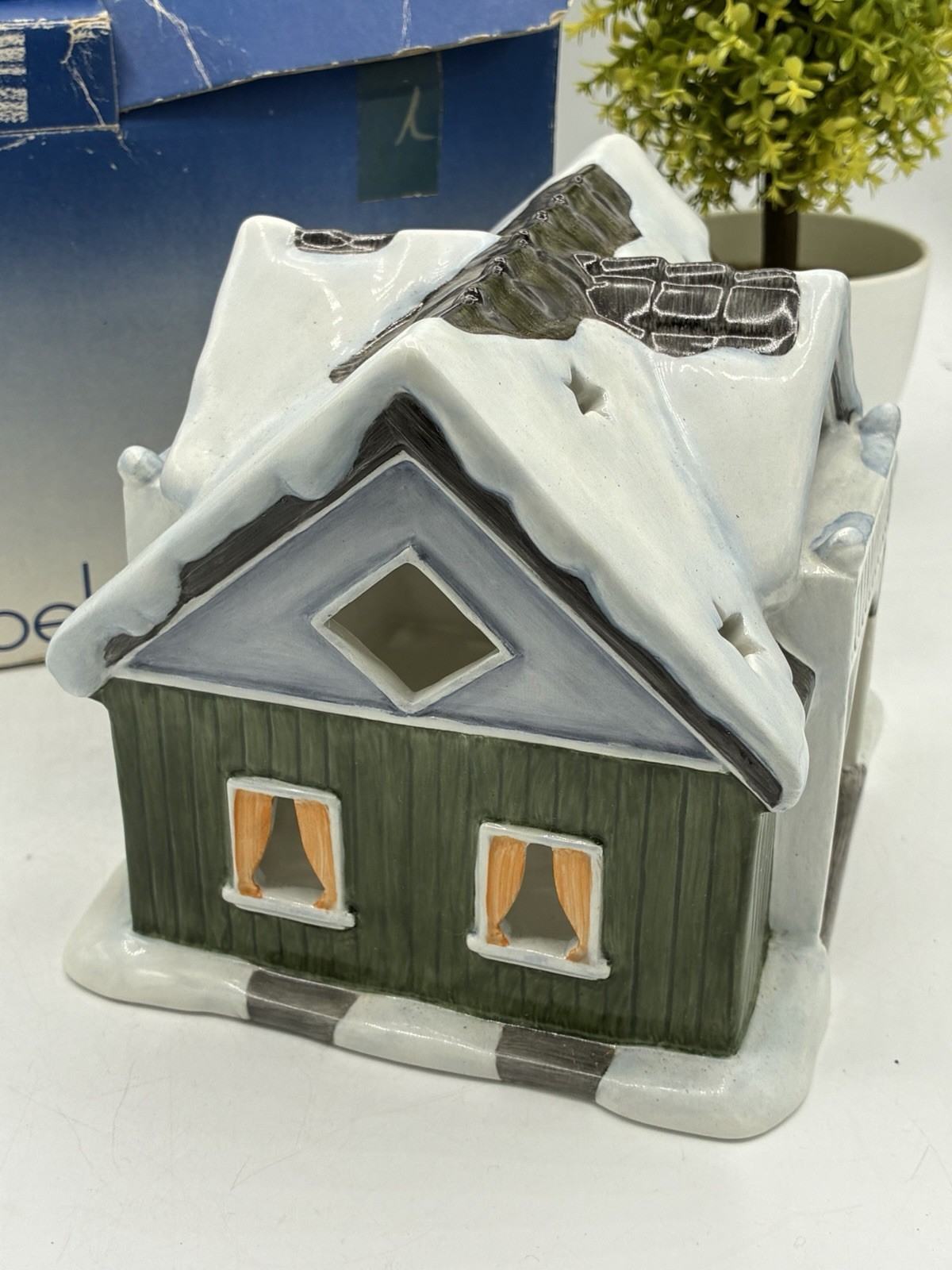 Goebel 726 Ride Into Christmas Nativity Hut Stable Luminary Western Germany IOB