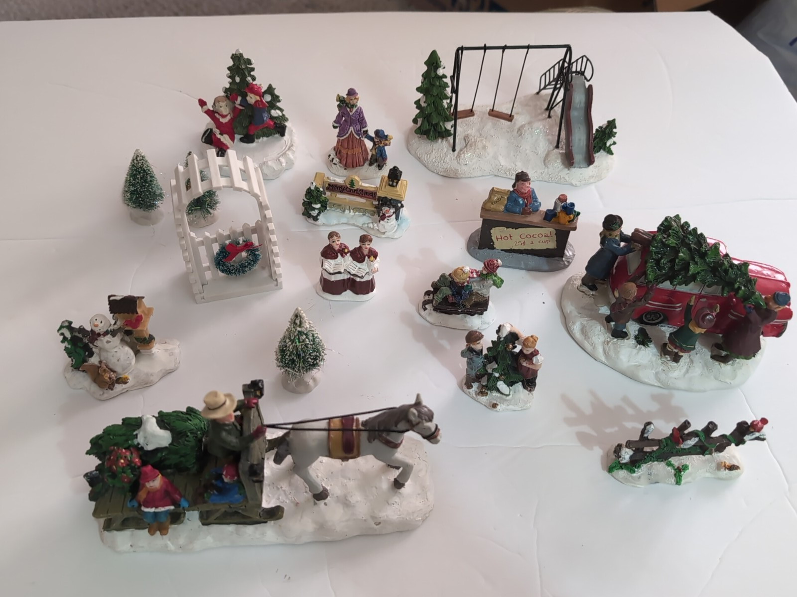 Christmas Village 16 Items