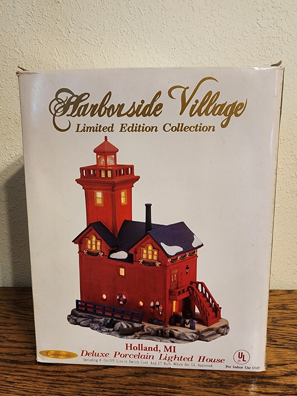 Christmas Village Harborside Village Deluxe Porcelain Lighted House Holland MI