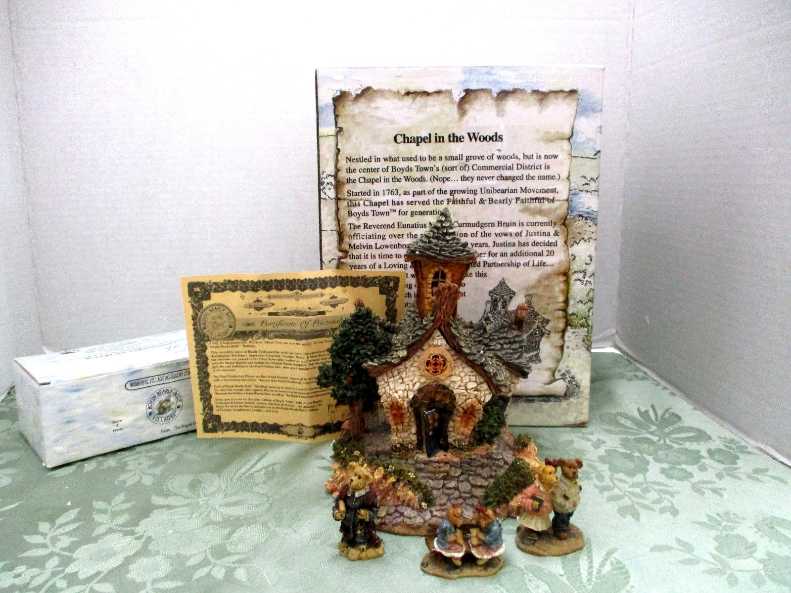 Boyds Bearly- Built Villages “Chapel In The Woods” & Accessories 2000 NIB