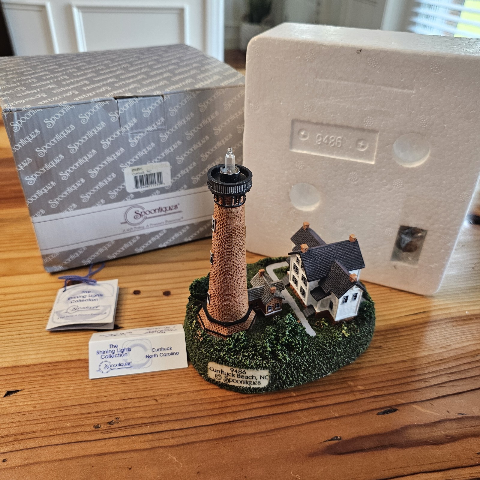 Spoontiques Shining Lights Illuminated Resin Currituck Beach NC Lighthouse & Box