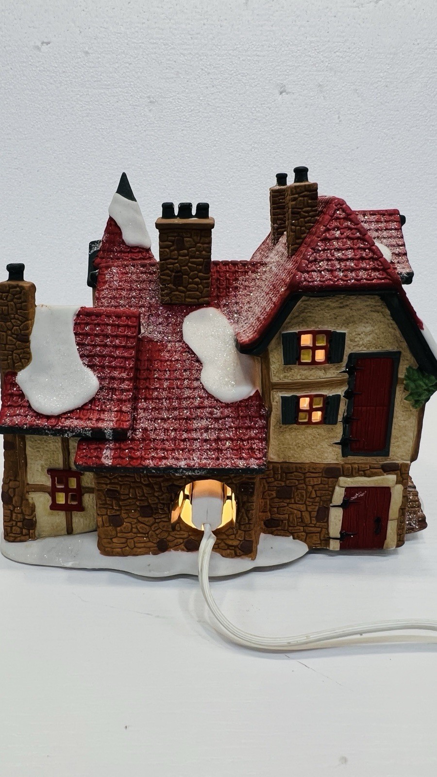 Dept 56 North Pole Series “Santa’s Workshop” 56006 Retired 1993 Excellent !
