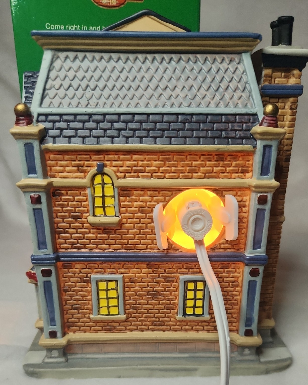 Lemax Coventry Cove “Carl’s Barber Shop” #55721 Christmas Village IOB w/cord