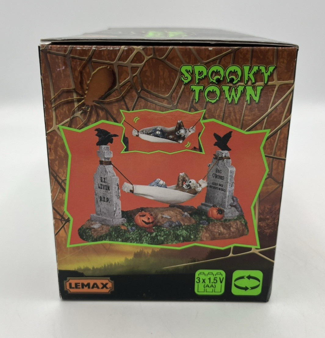 Lemax Spooky Town 24461 Bag O’ Bones Hammock Skeleton Halloween 2012