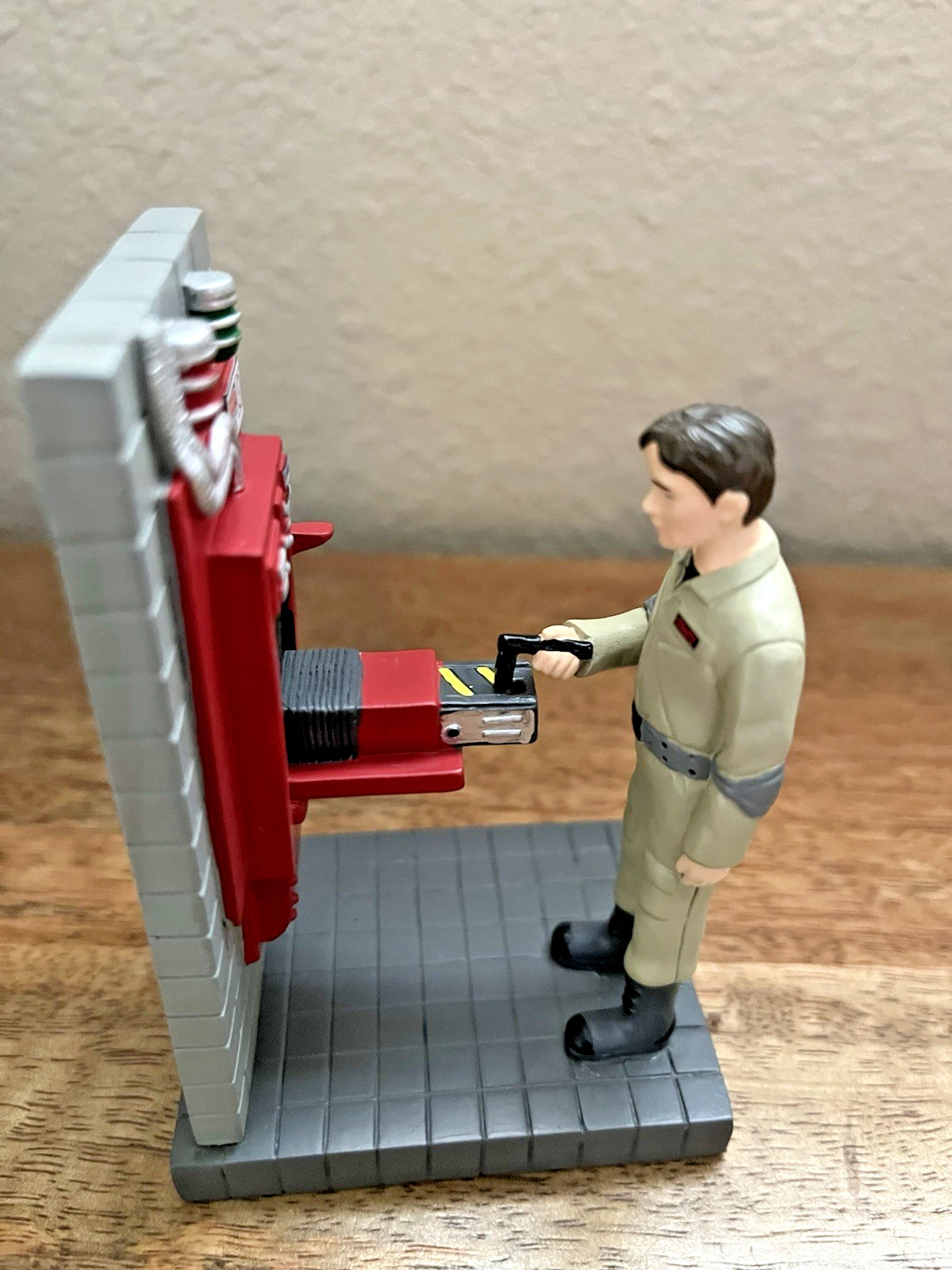 Dept 56 LOT 2 Ghostbusters Village THE CONTAINMENT UNIT & DR. EGON SPENGLER NEW!