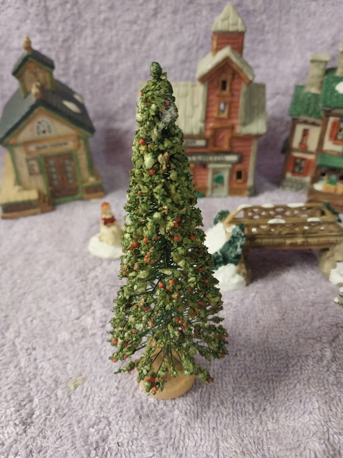 Vintage Home Town America Collection Ceramic Christmas Village 6 Pieces 1995