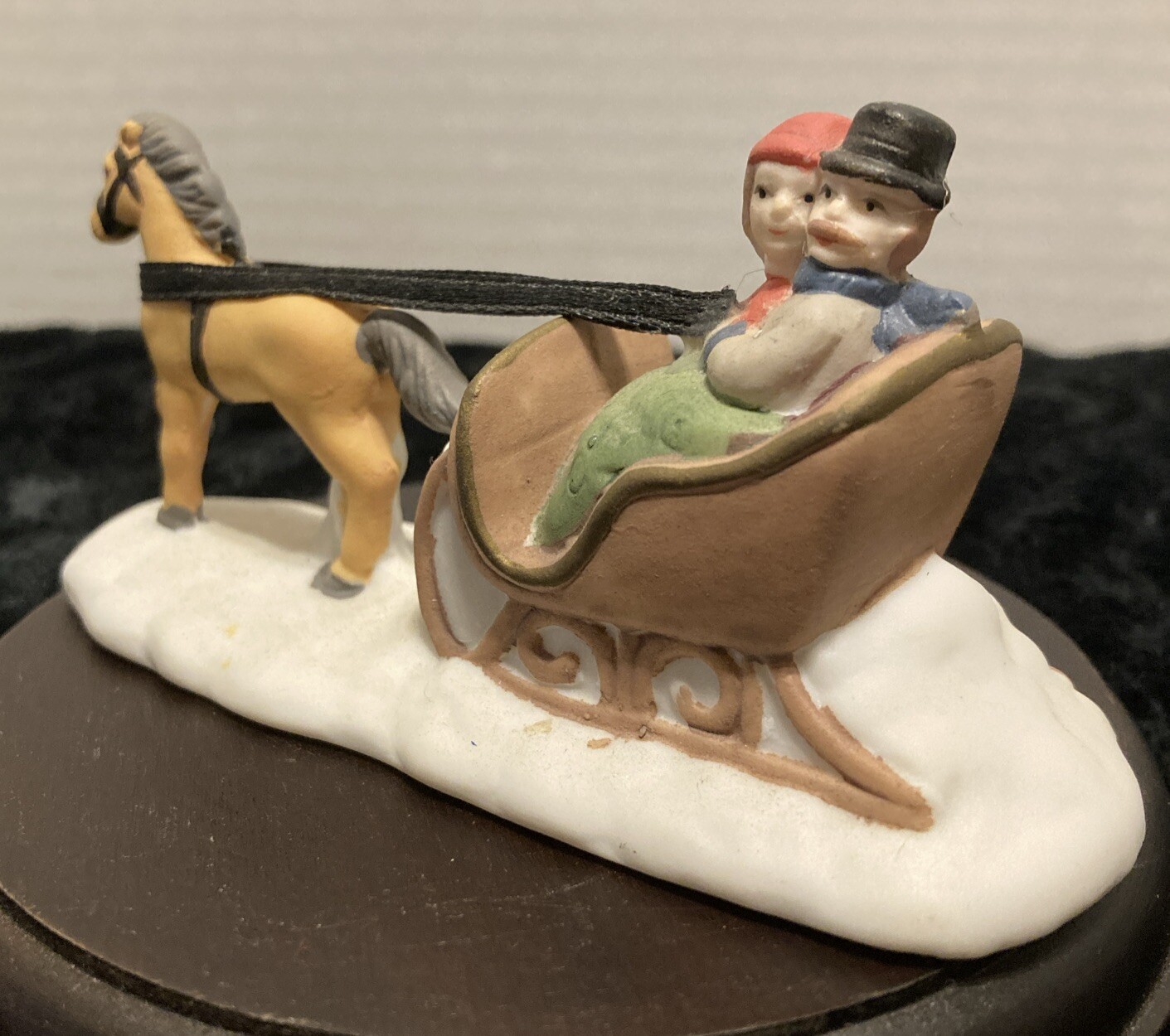 Holiday Time Porcelain Christmas Horse And Carriage Figurine