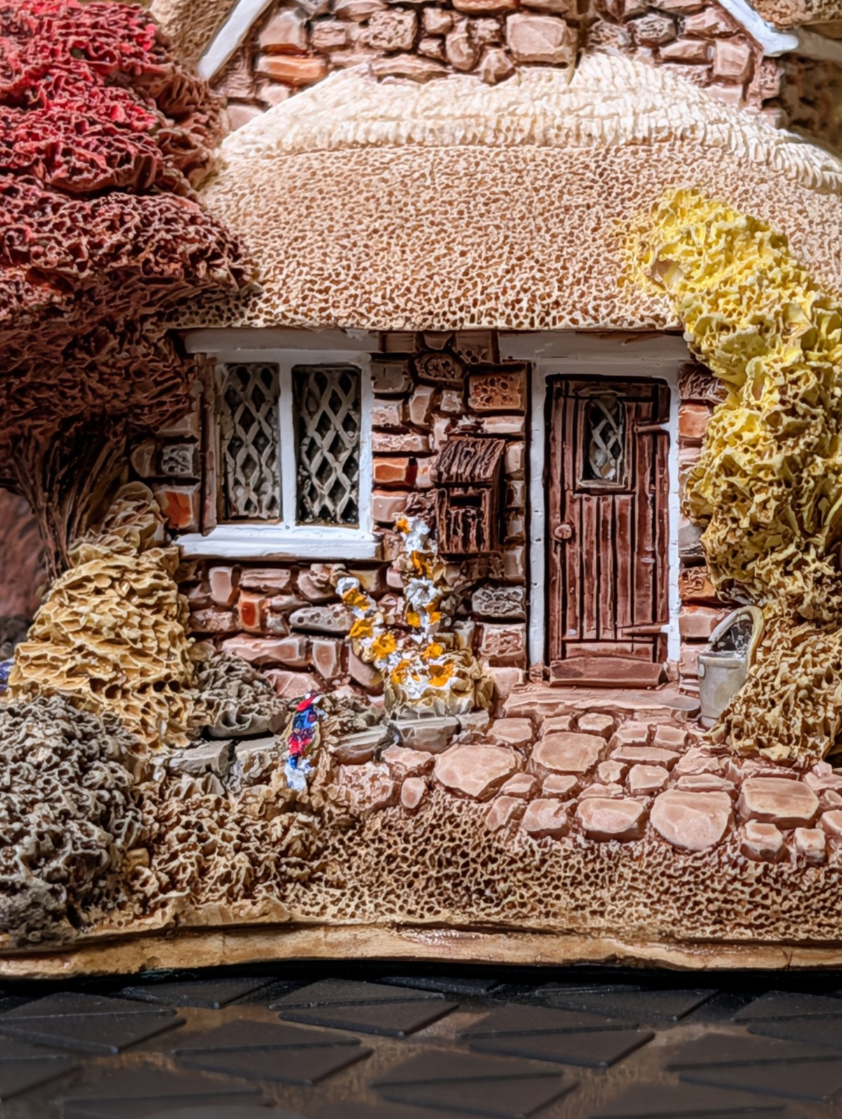 Lilliput Lane Circular Cottage From The Blaise Hamlet Collection, 1989
