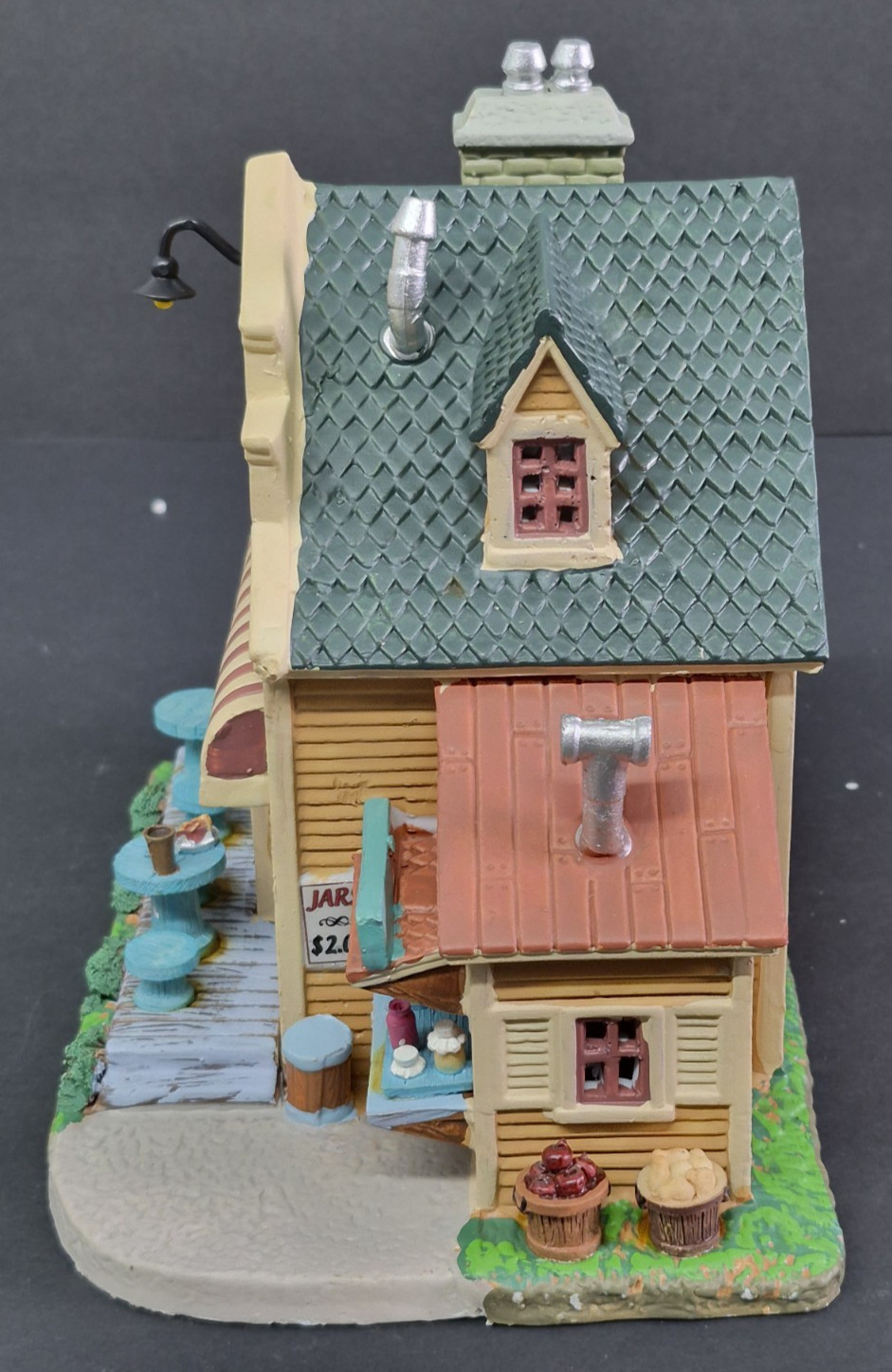 2010 Lemax Village Collection GRANDMA PIE SHOP 05058 Light Up Christmas Building