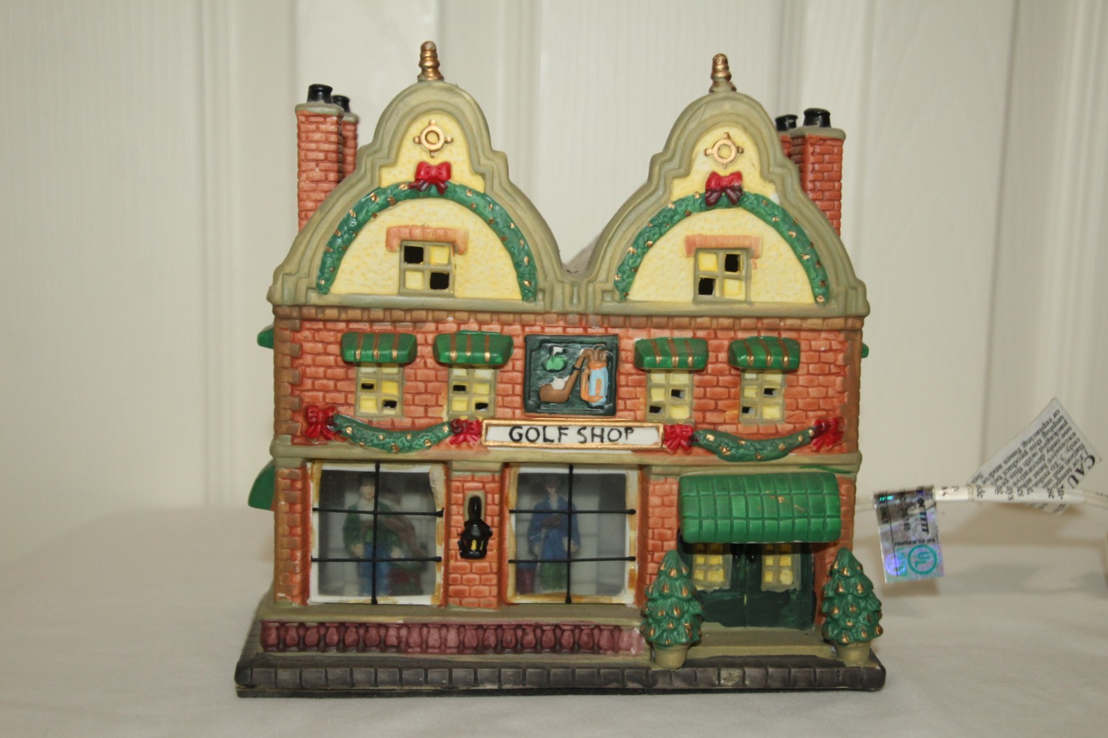 VINTAGE CHRISTMAS STREETS LIGHTED PORCELAIN HOUSE “GOLF SHOP” LIGHT CORD ORG BOX