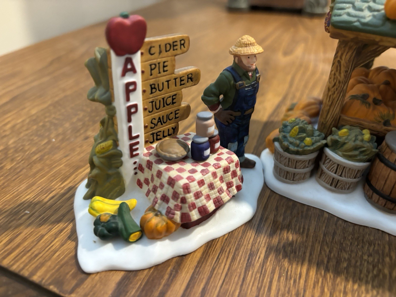 Department 56 Farmer’s Market (Set of 2) New England Village Series #56637 EUC