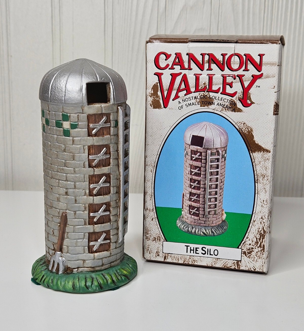 Cannon Valley Porcelain The Silo Village Small Town America in Box NEW