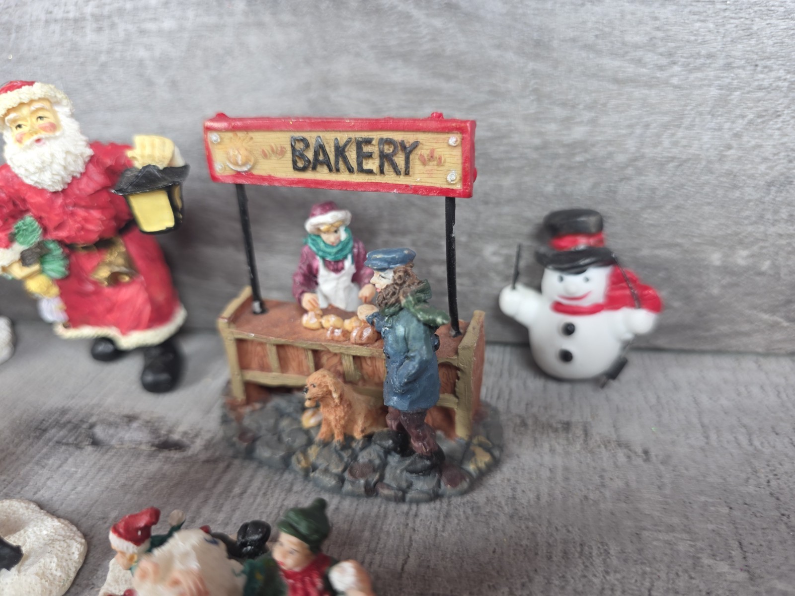 Christmas Village Figurines Accessories Decor 1-2″ Mixed Lot of 15 Pieces 25e1