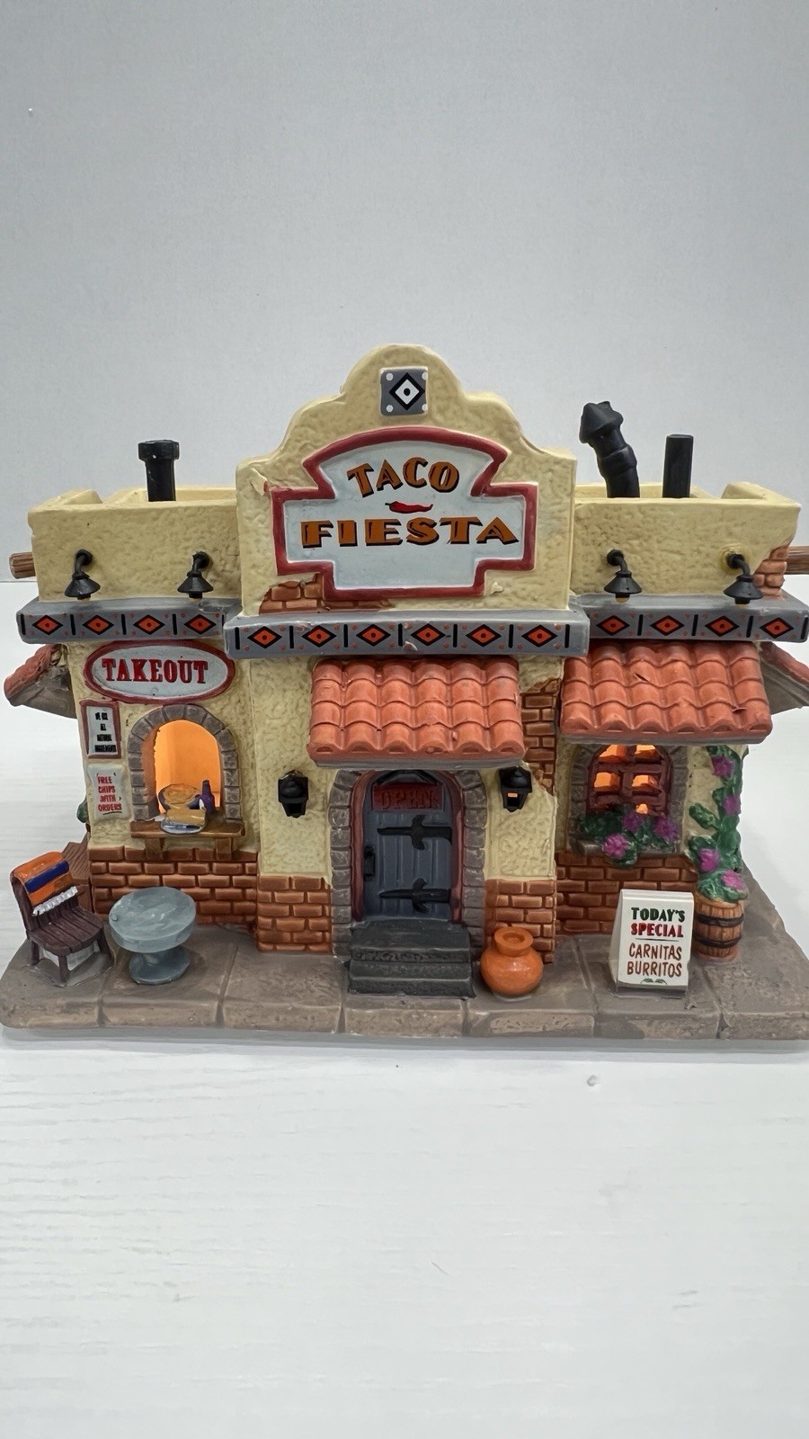 Lemax Holidays And Seasons Taco Shop “Taco Fiesta” 35577 Retired RARE And NEW !