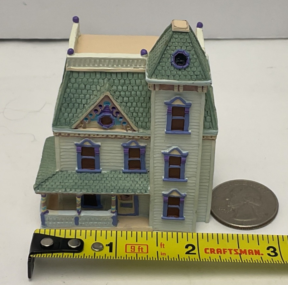 Miniature Victorian House Resin Architectural Building Village Figurine M27