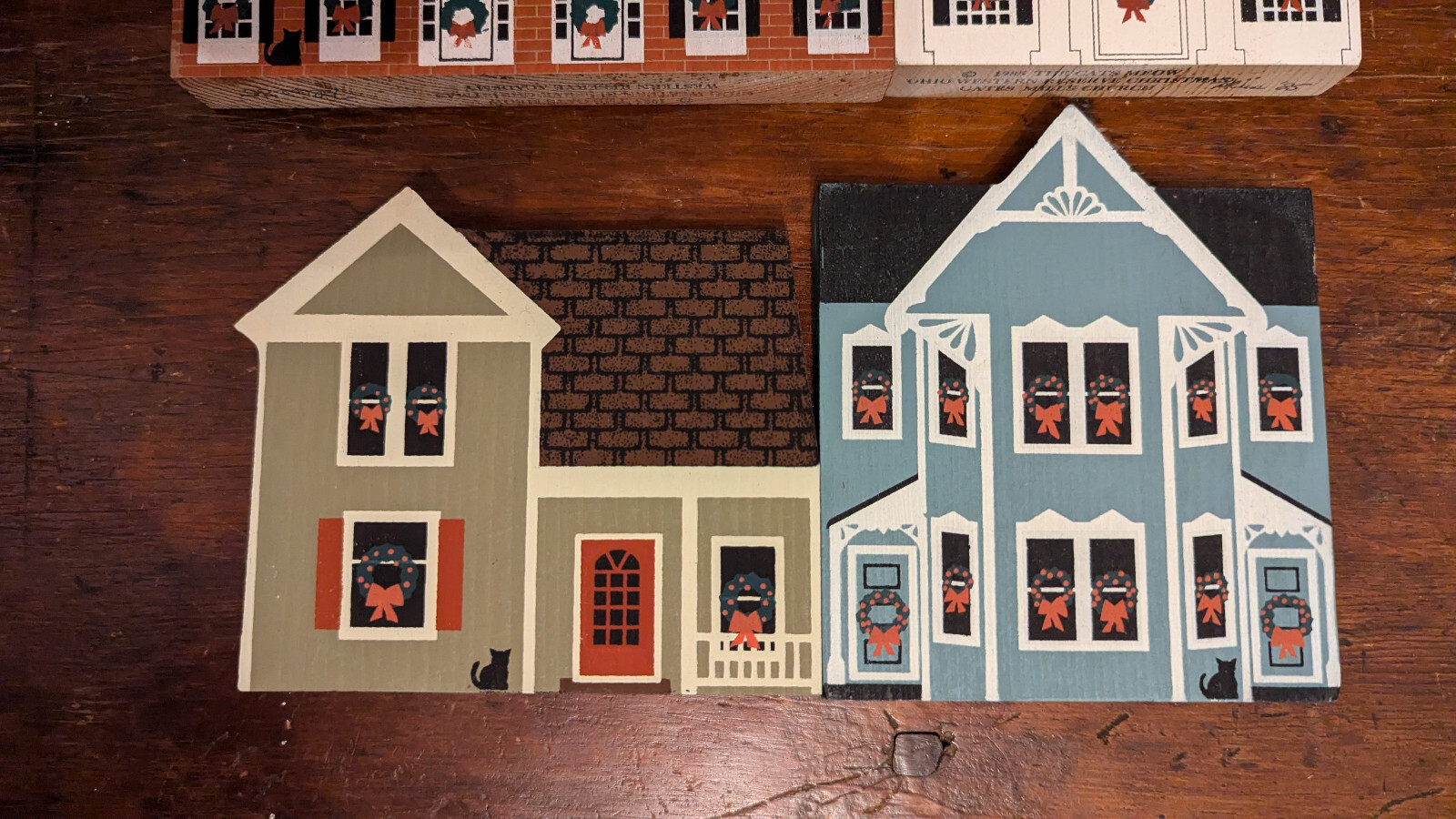 Lot / 4 The Cat’s Meow Village 1985 Ohio Western Reserve Christmas Church House