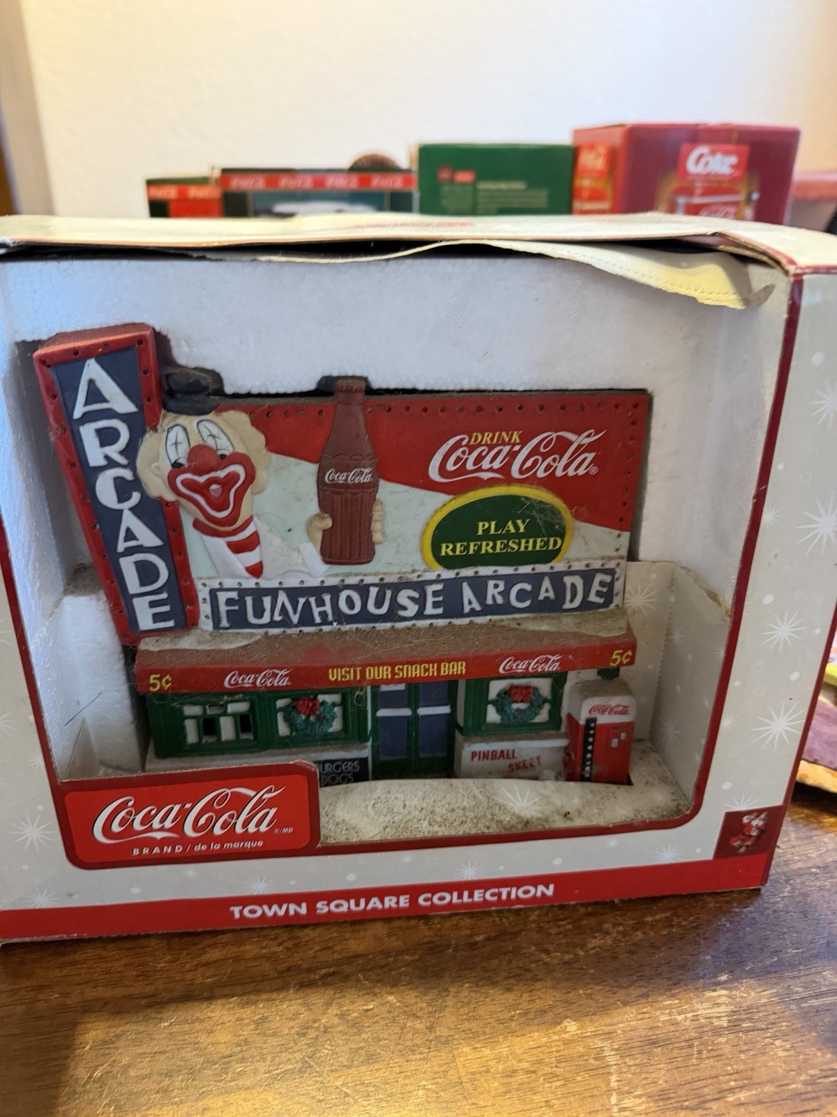 Coca Cola Town Square Funhouse Arcade Lighted Porcelain Building w Box