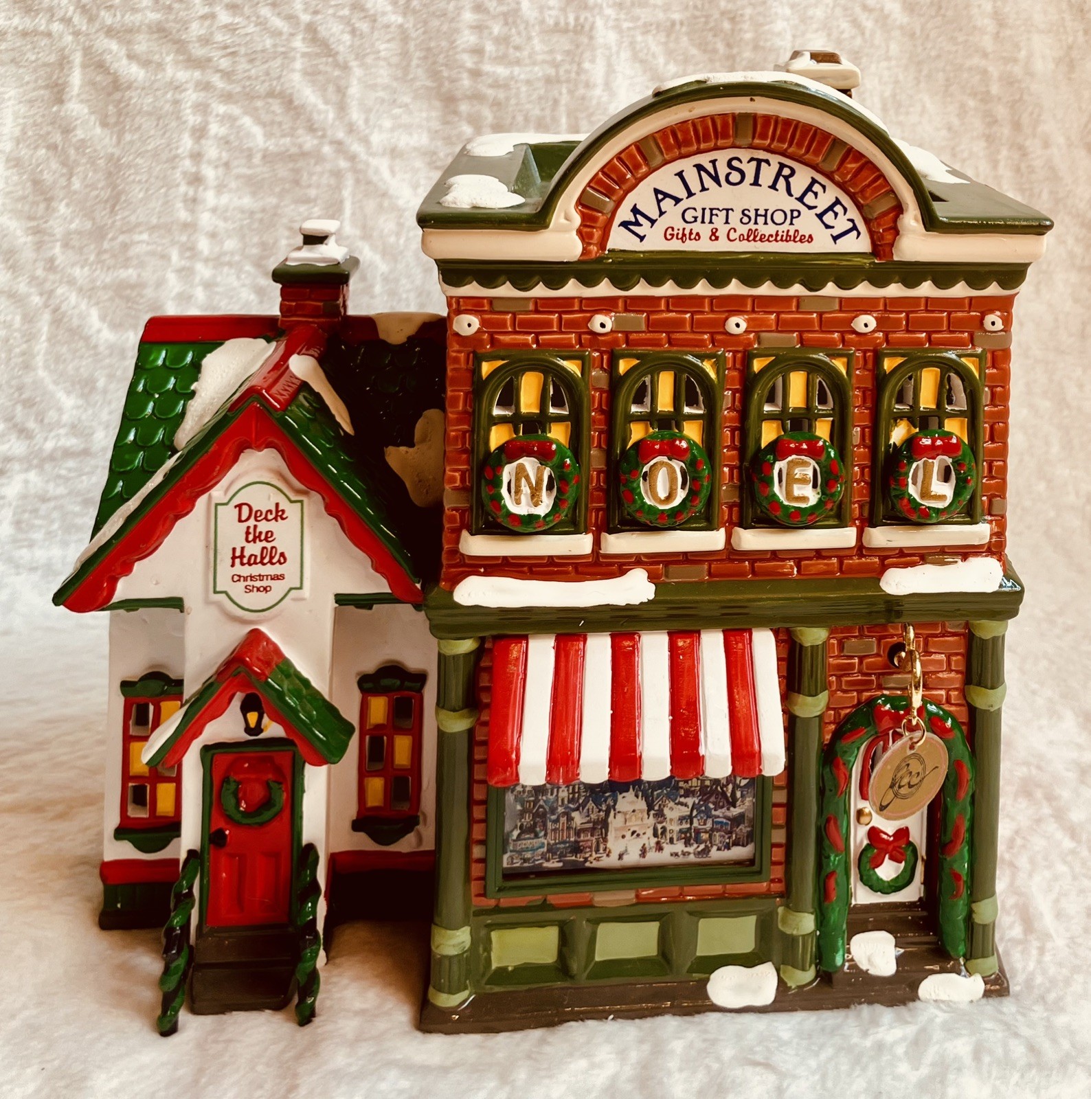 Dept 56 Snow Village Main Street Gift Shop 1997 Christmas House in original box