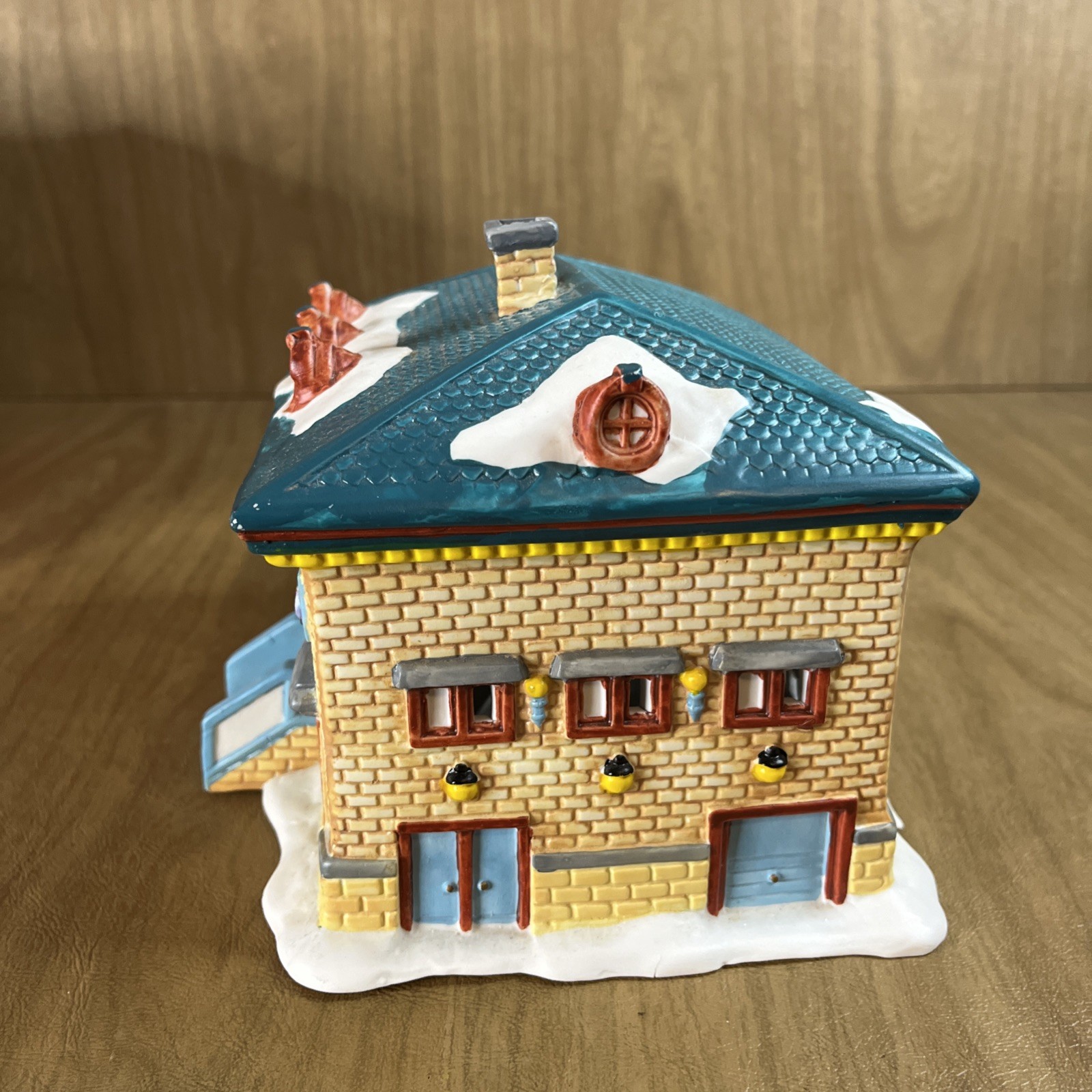 It’s a Wonderful Life Holiday Village Bedford Falls Post Office 1998 Christmas