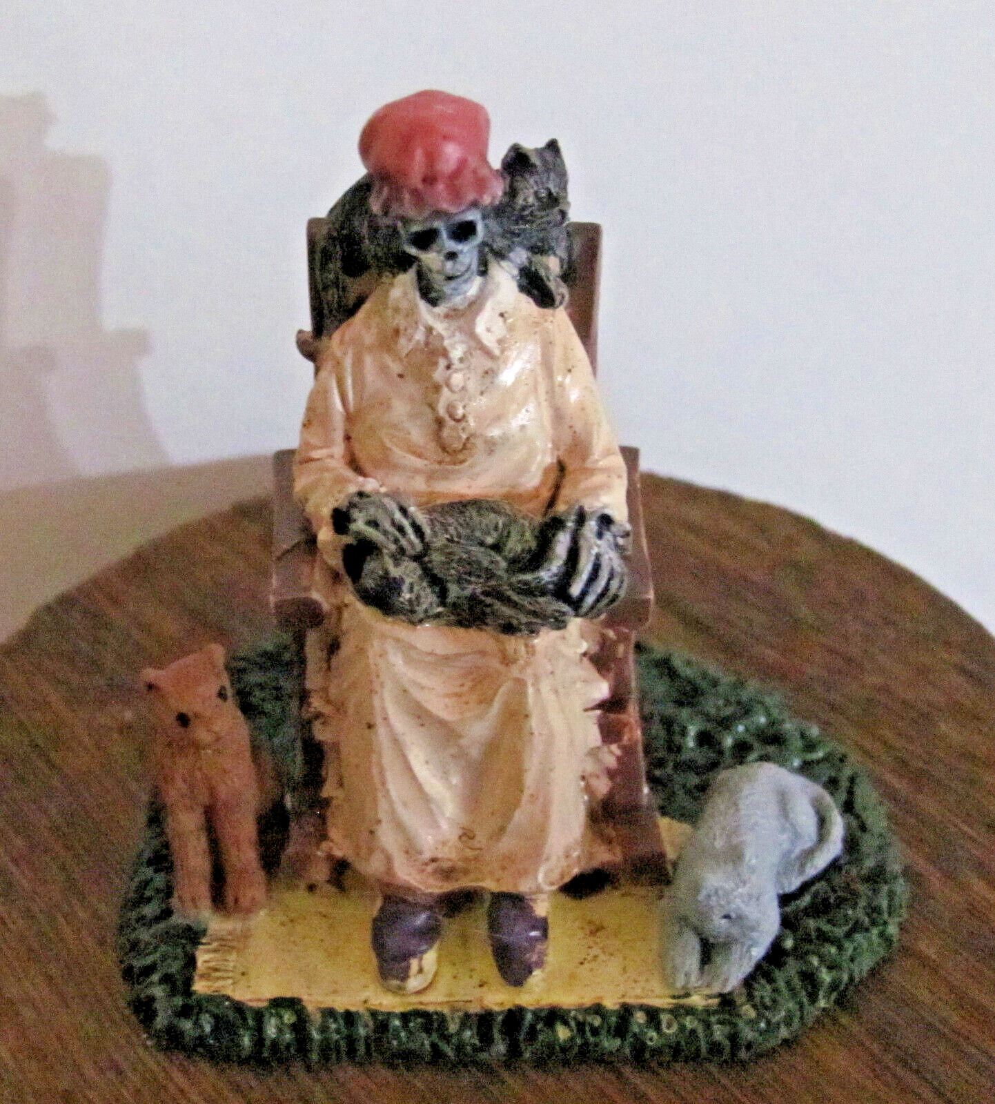 Lemax Spooky Town Figurine – Former Cat Lady #62428