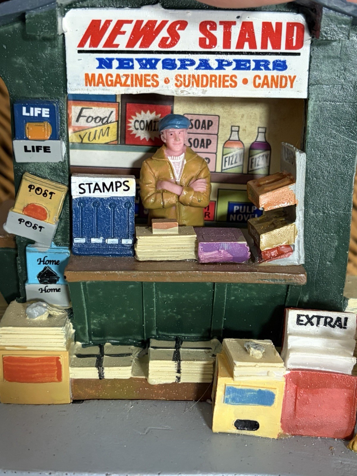 RARE LEMAX Christmas Village Accessory NEWSSTAND, NEWSPAPER Display Detailed.