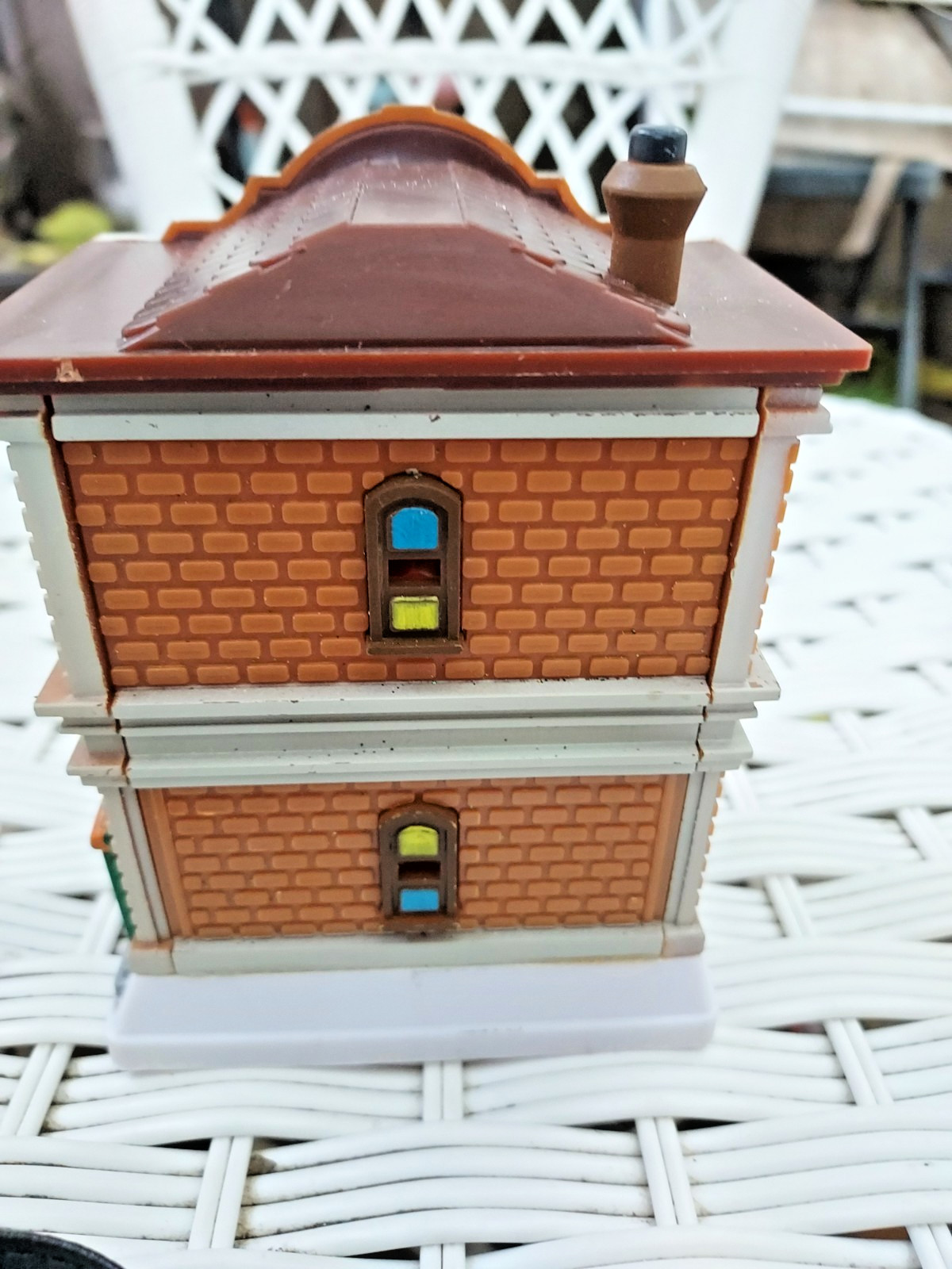 Cobblestone Corners Toy Store Christmas Village Building Plastic Decoration 2021