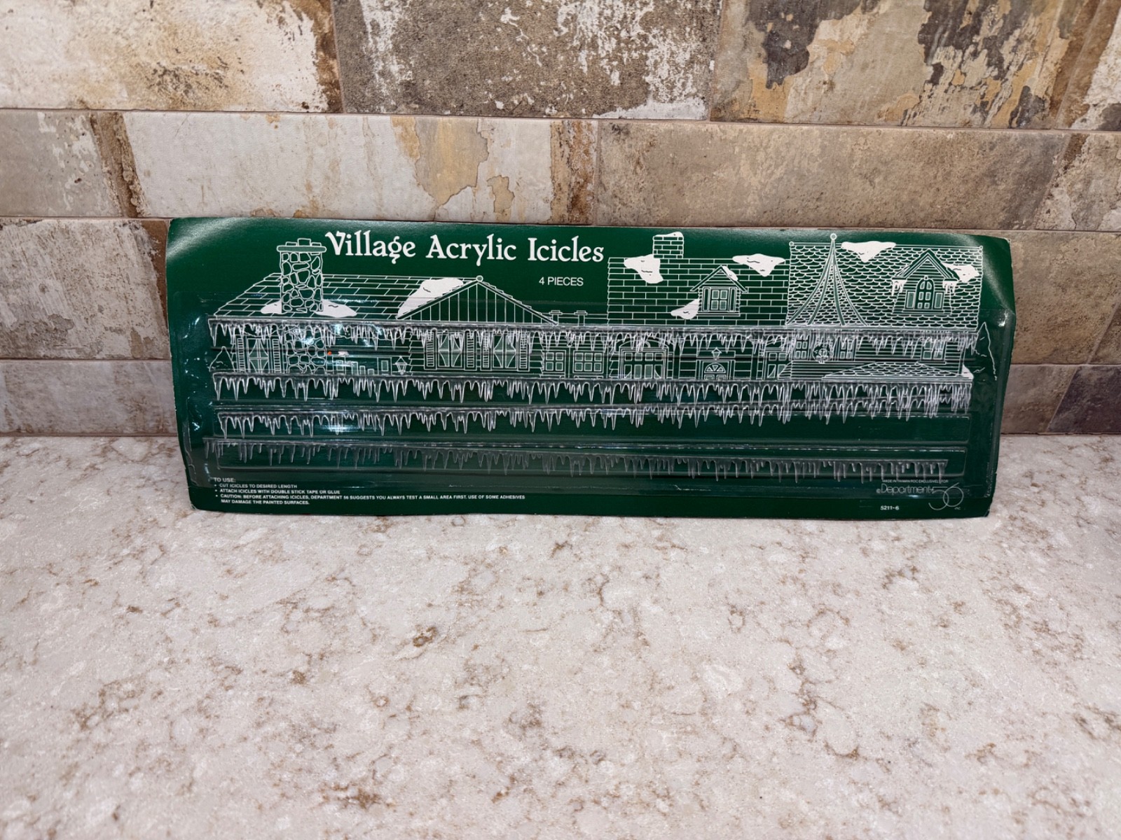 Dept 56 Village Acrylic Icicles…. 4 Pieces