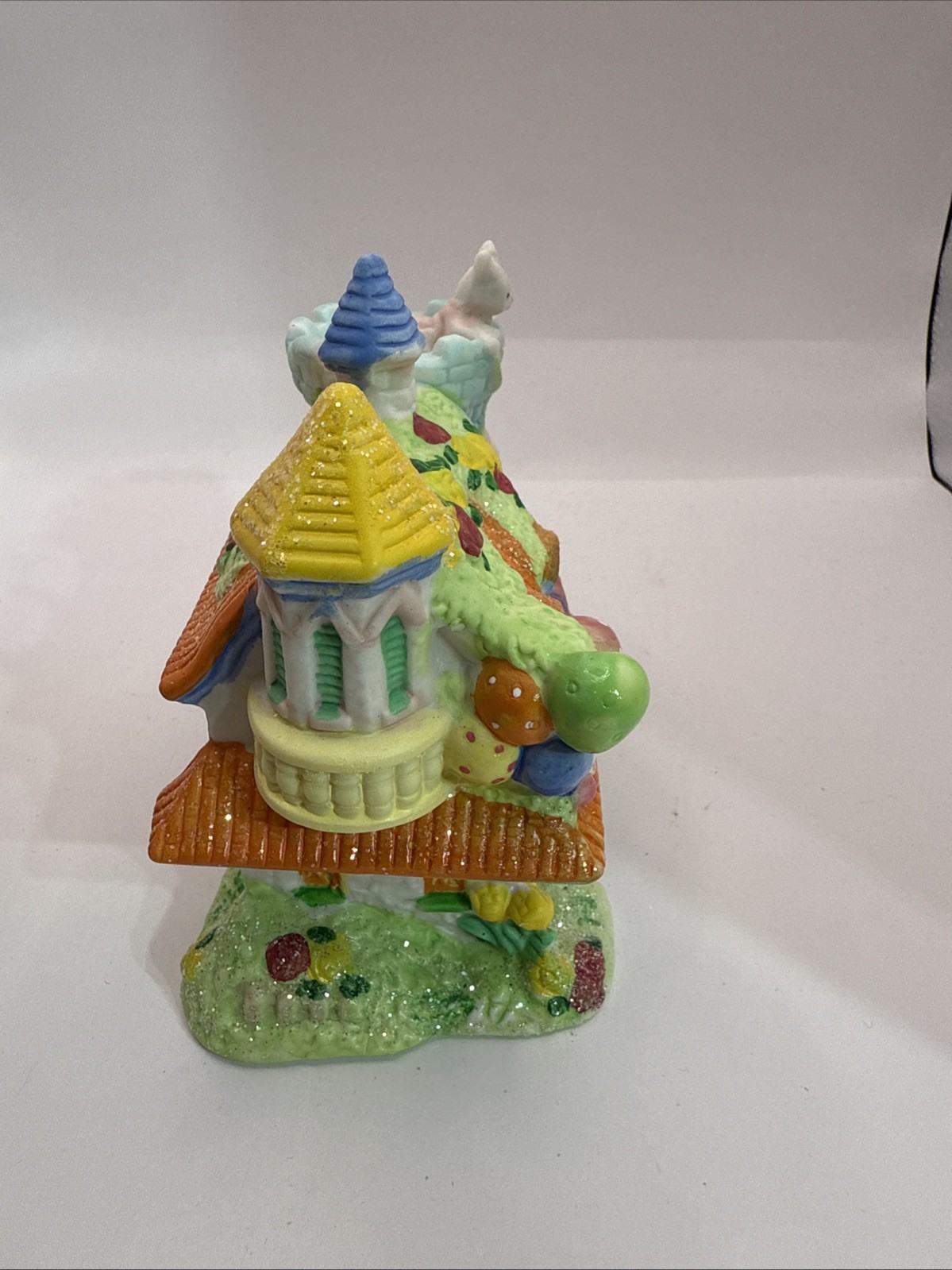 2004 Hoppy Hollow Easter Rabbit House, Toy Shop